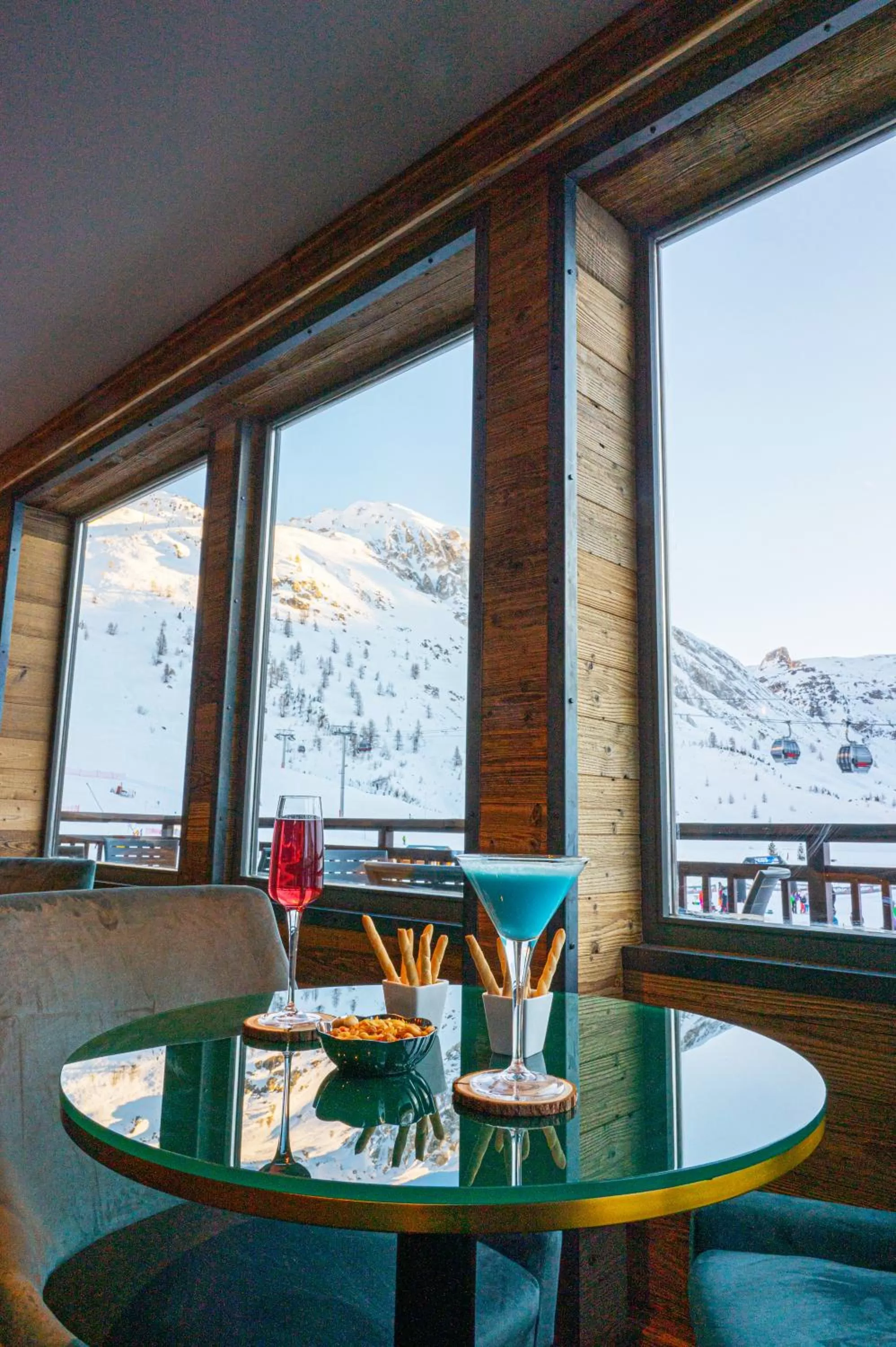 Lounge or bar in Hôtel Le Levanna by Les Etincelles