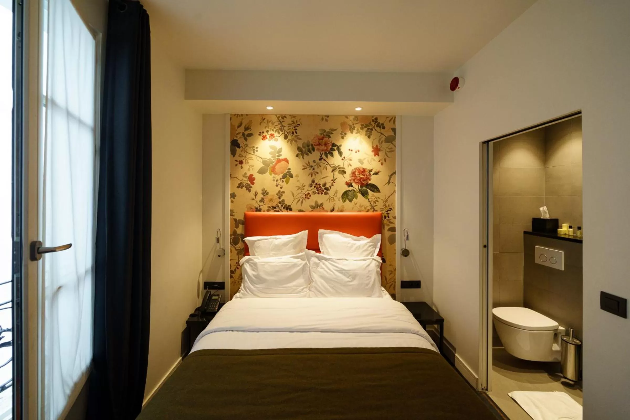 Bedroom, Bed in Hotel Scarlett