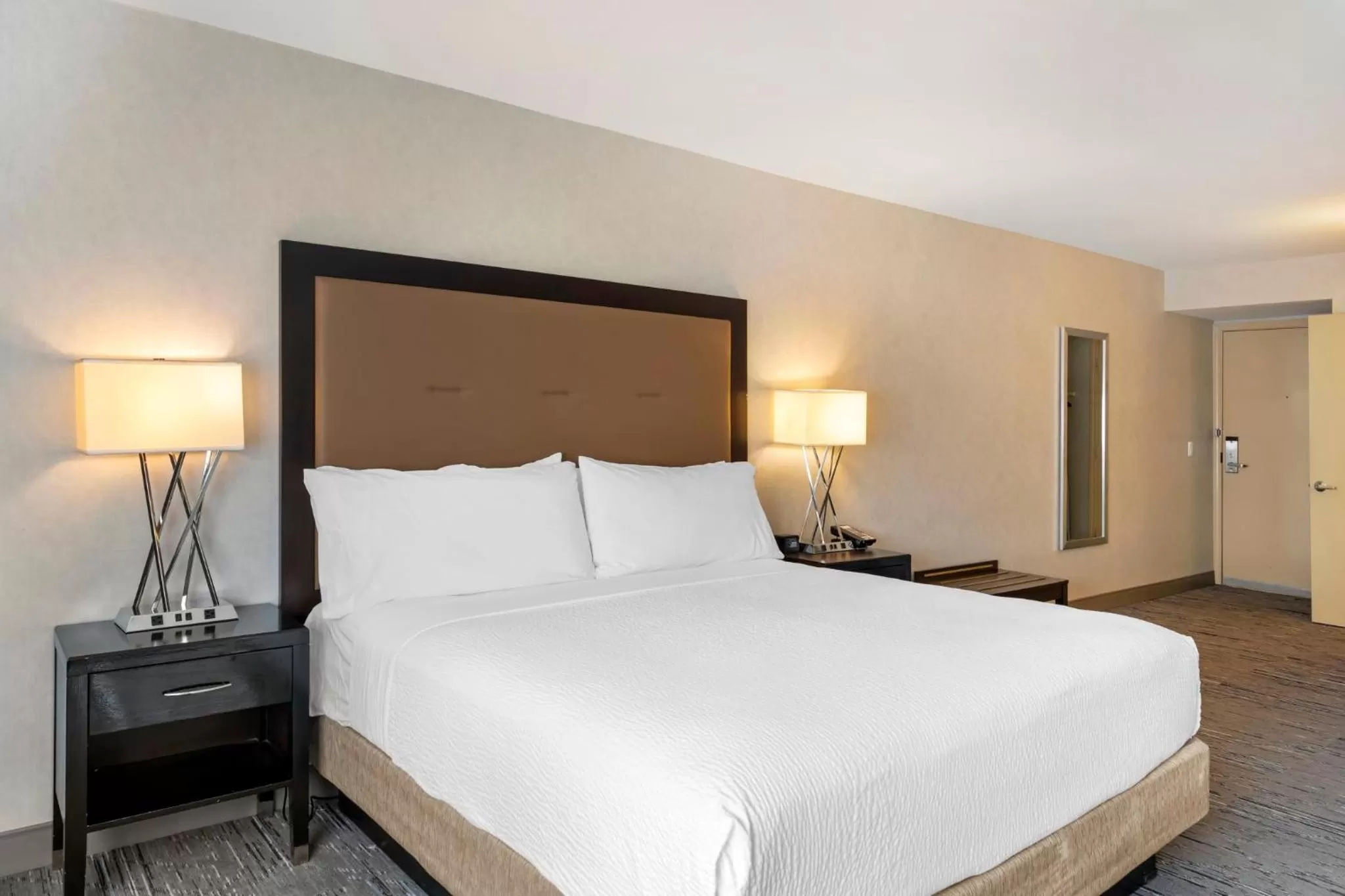 Photo of the whole room, Bed in Holiday Inn Express San Bernardino Colton by IHG