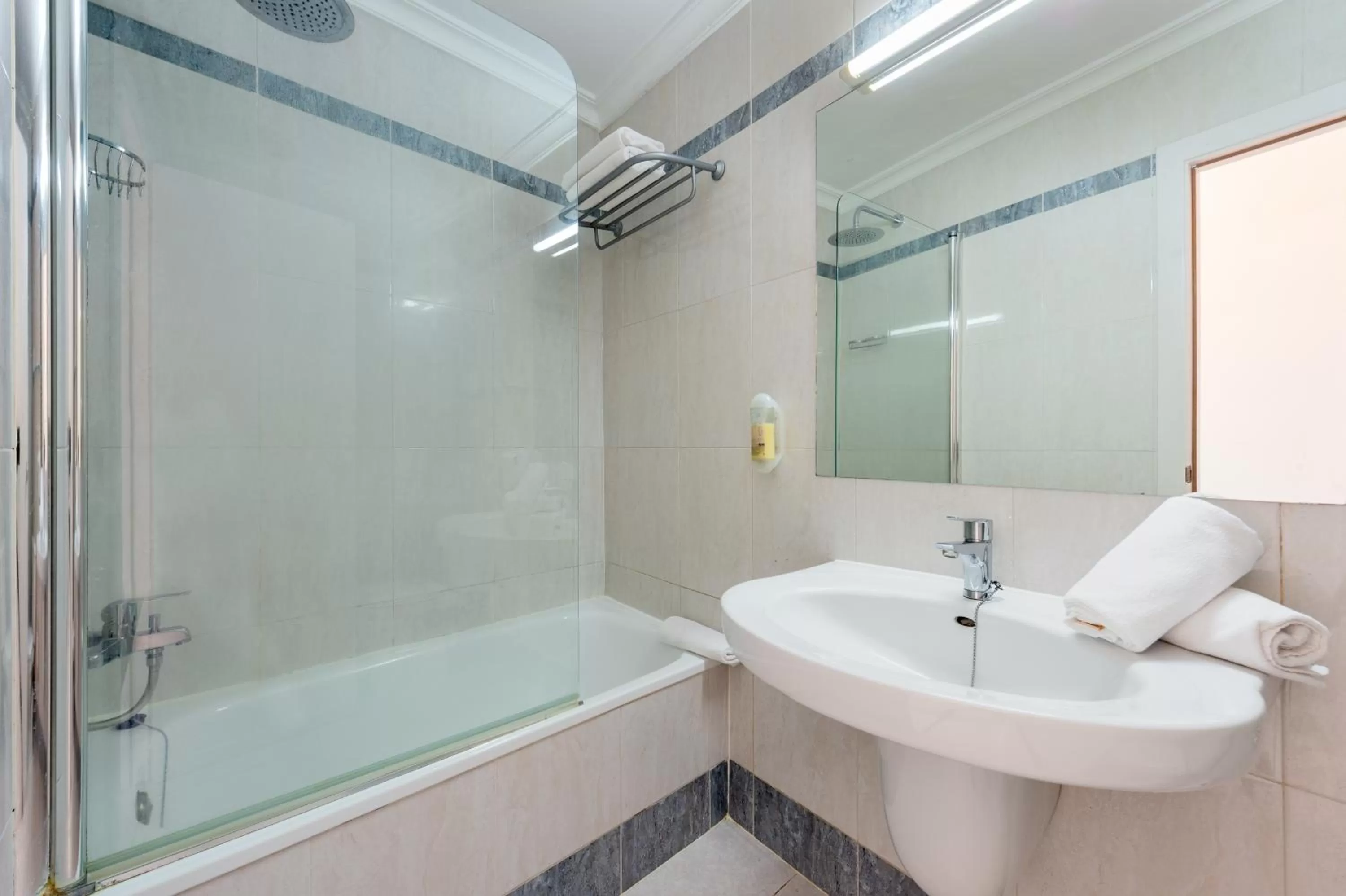 Bathroom in Hotel Vibra Marítimo