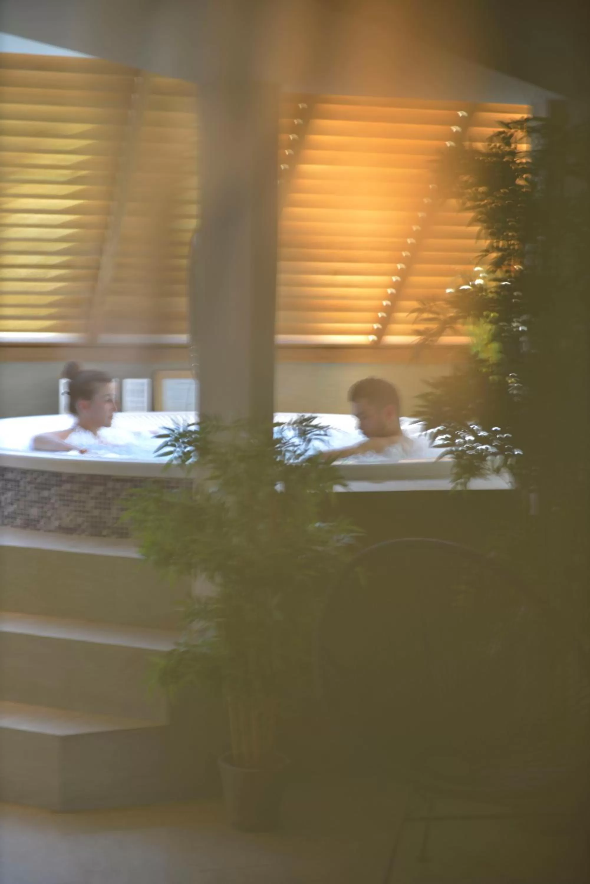 Hot Tub in Best Western Les Bains Hotel et SPA