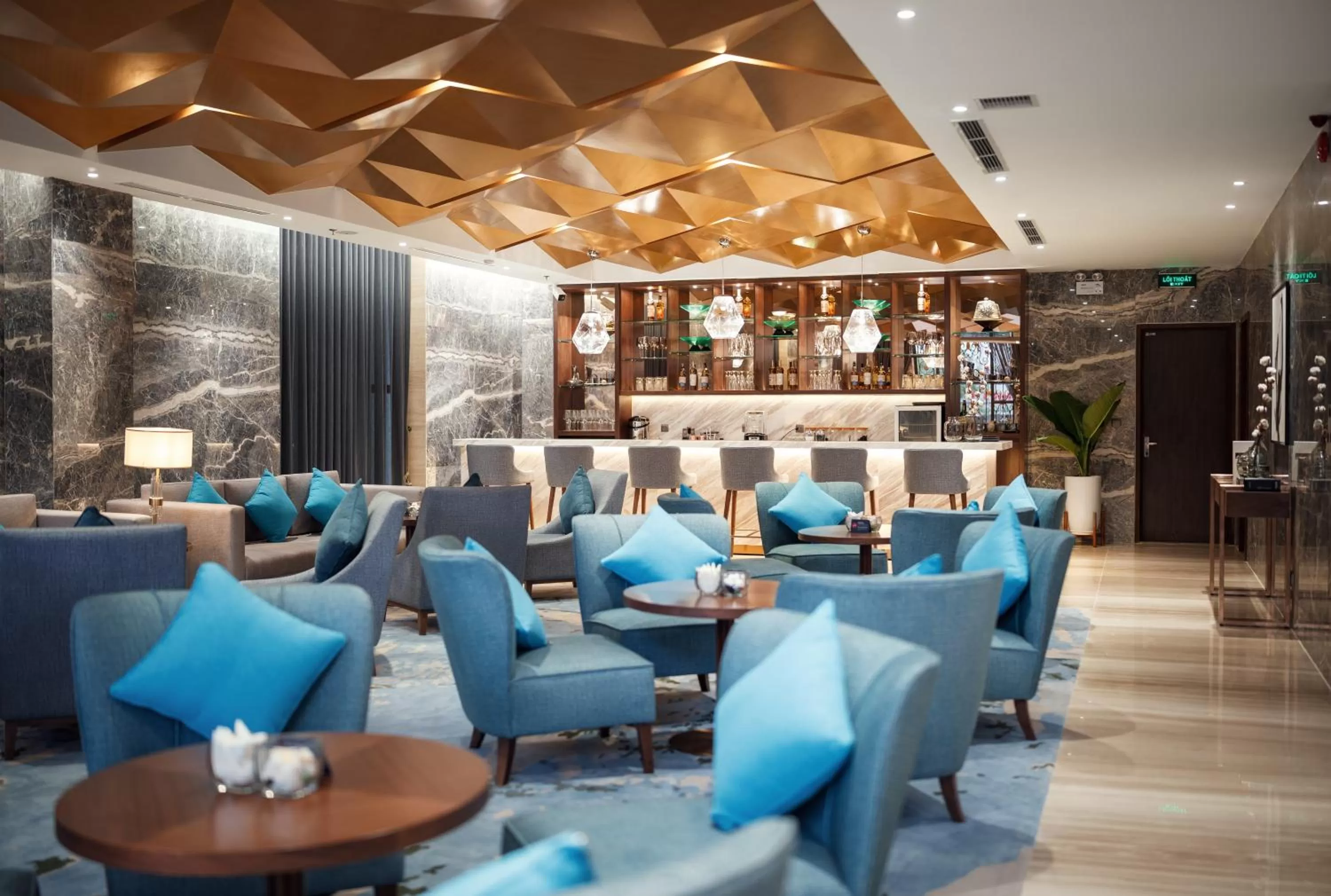 Restaurant/places to eat in D'Lecia Ha Long Hotel