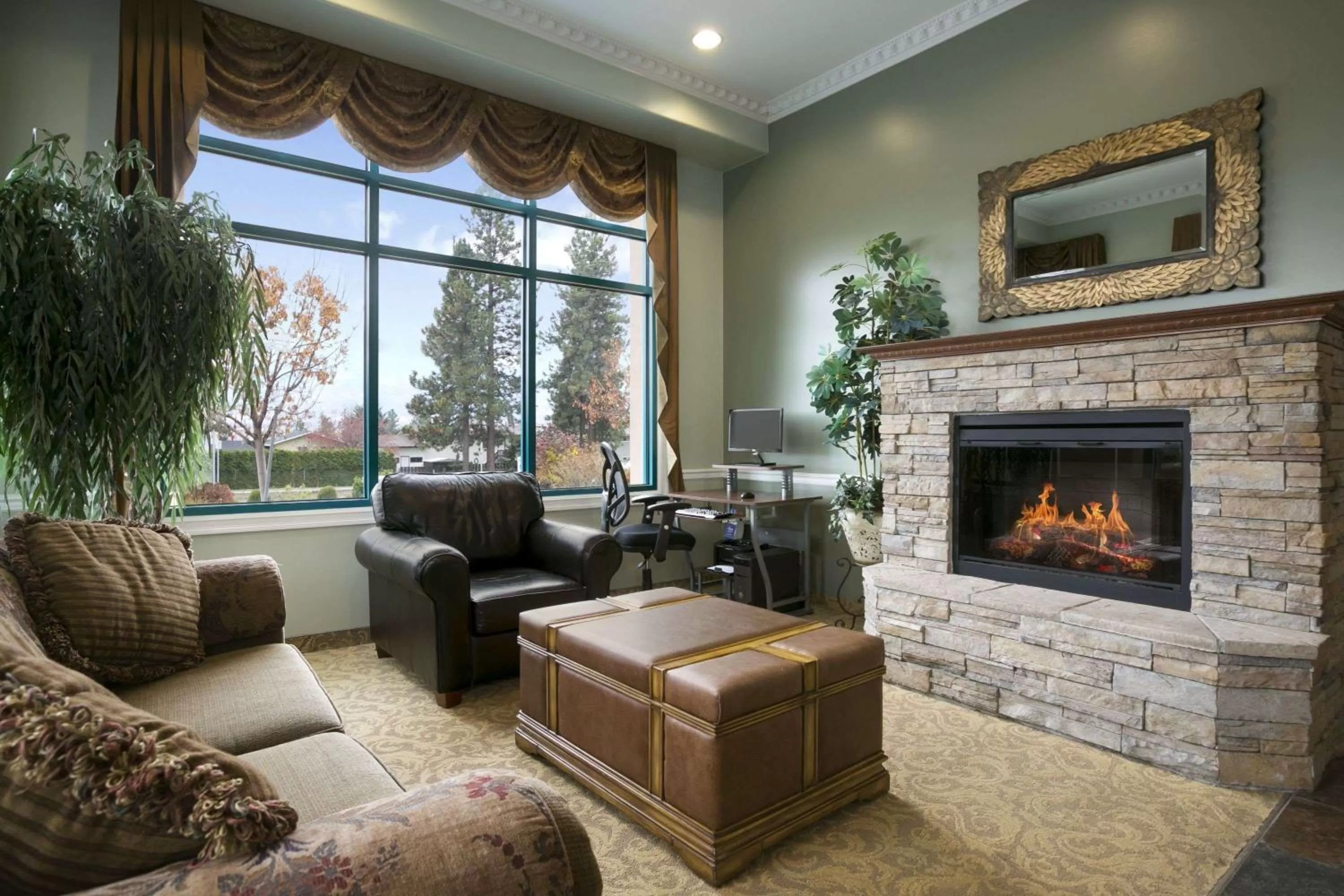 Lobby or reception in Ramada Merritt