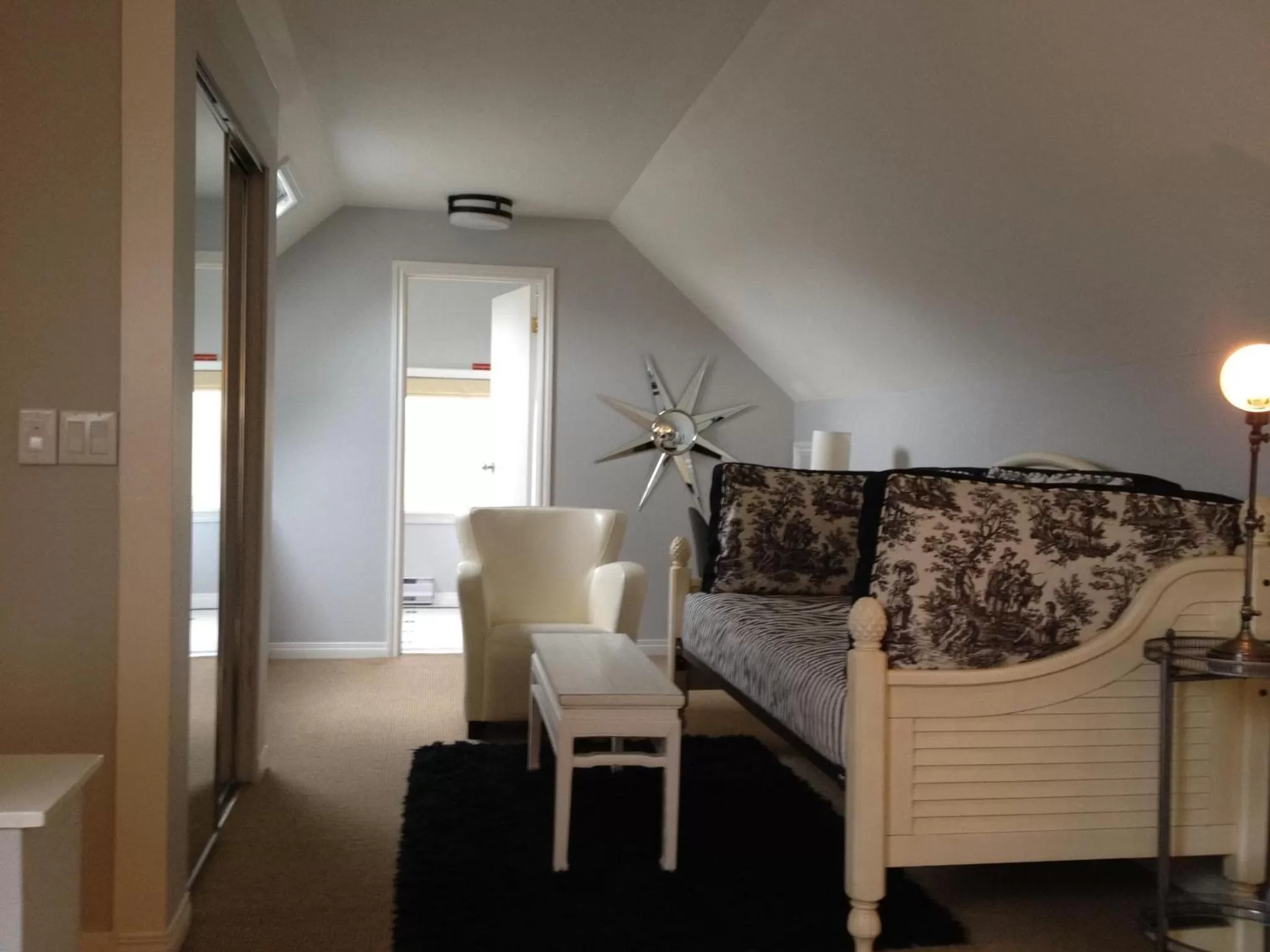 Photo of the whole room, Seating Area in Barclay House Bed and Breakfast