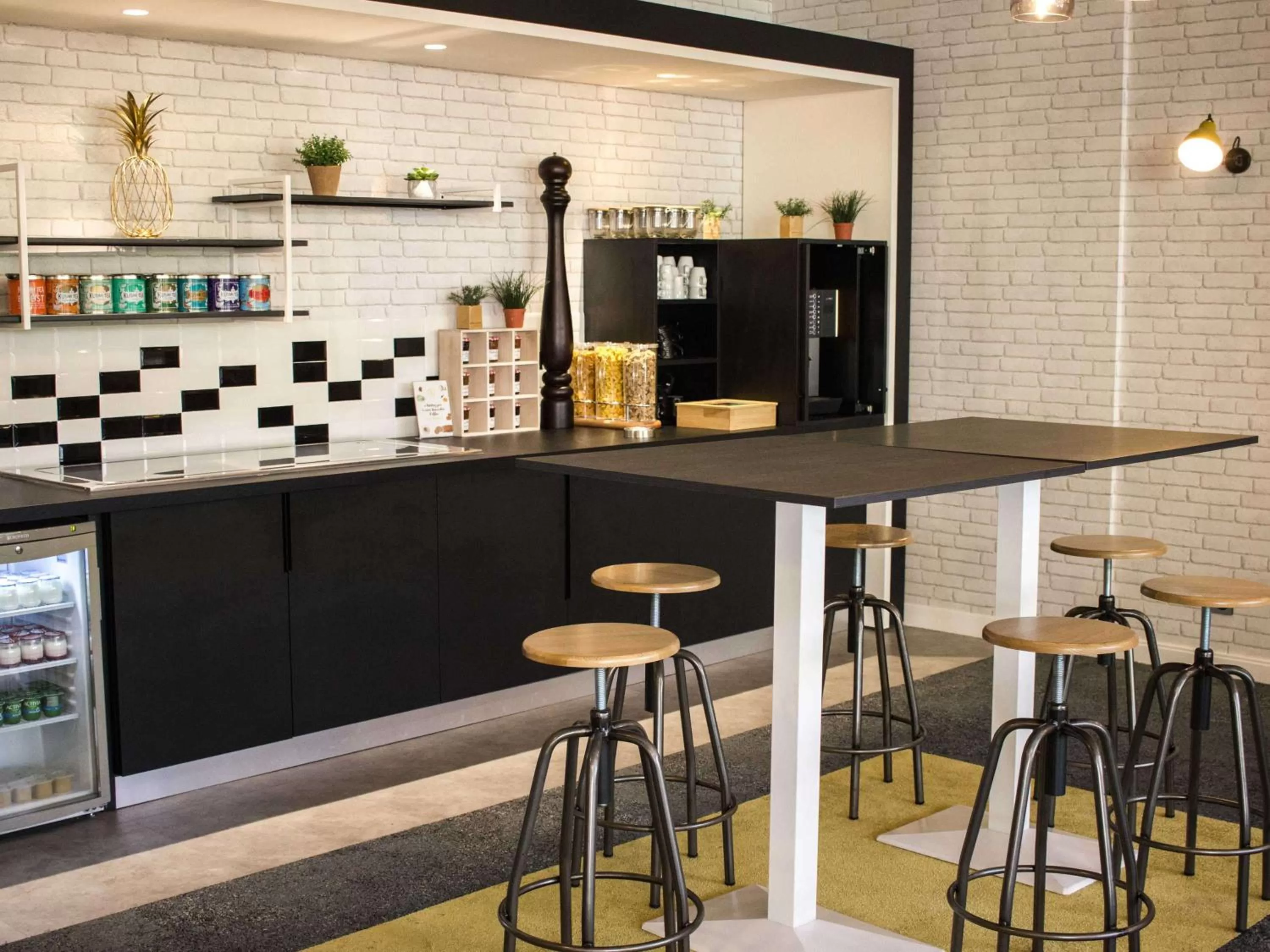 Restaurant/places to eat in Novotel Le Mans