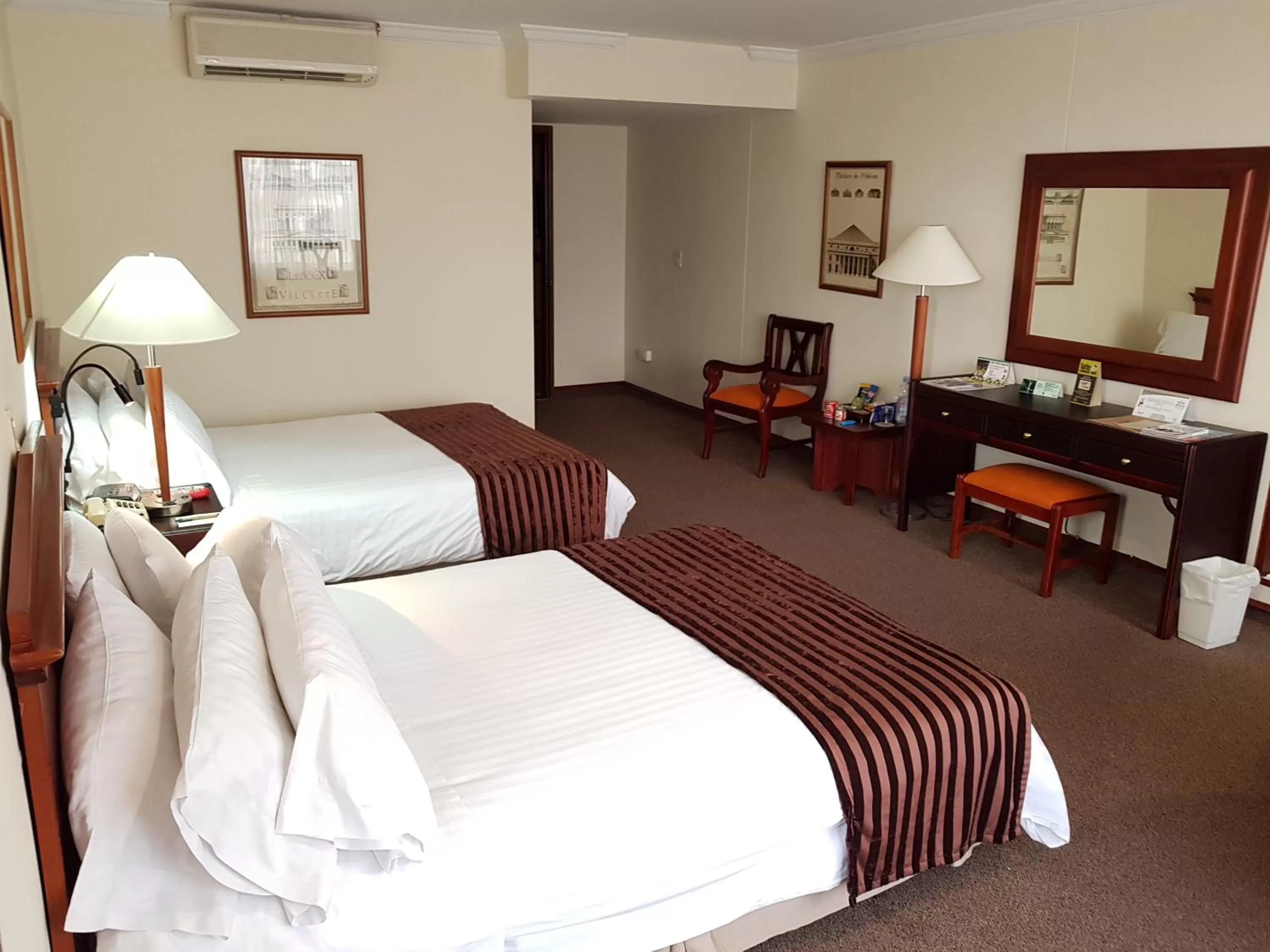 Bed in Torre de Cali Plaza Hotel