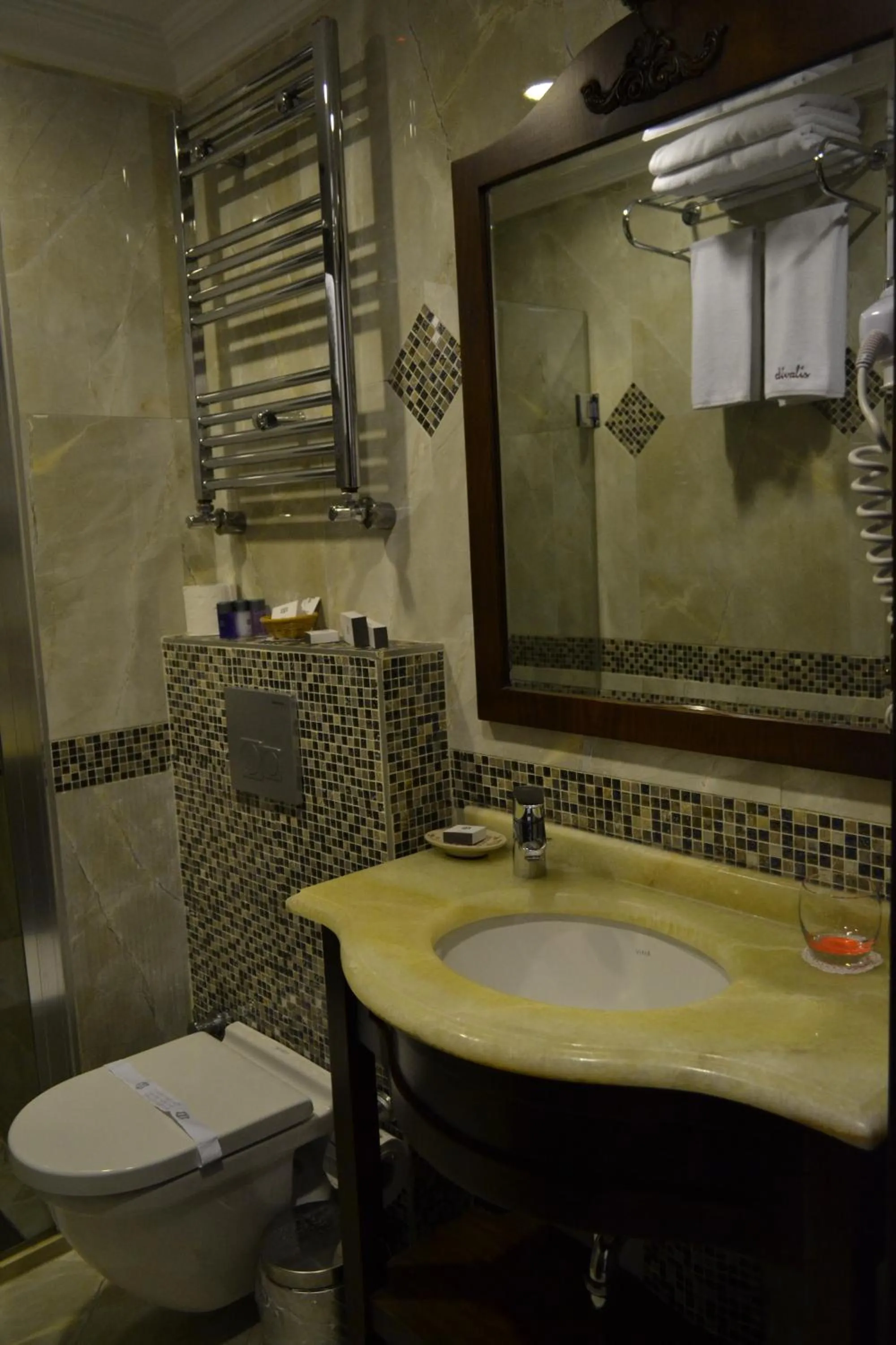 Bathroom in Divalis Hotel