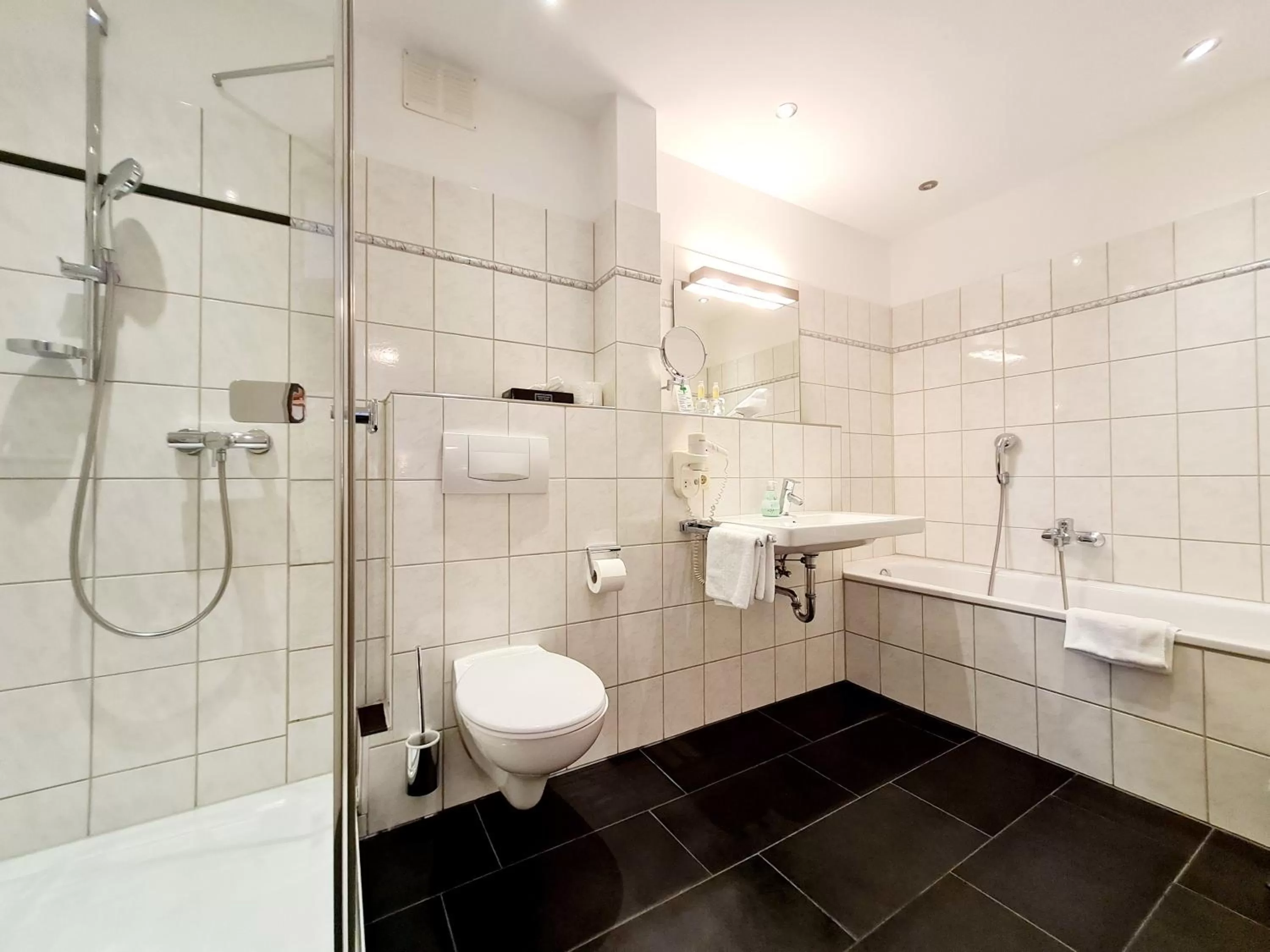 Bathroom in Parkhotel Lippstadt