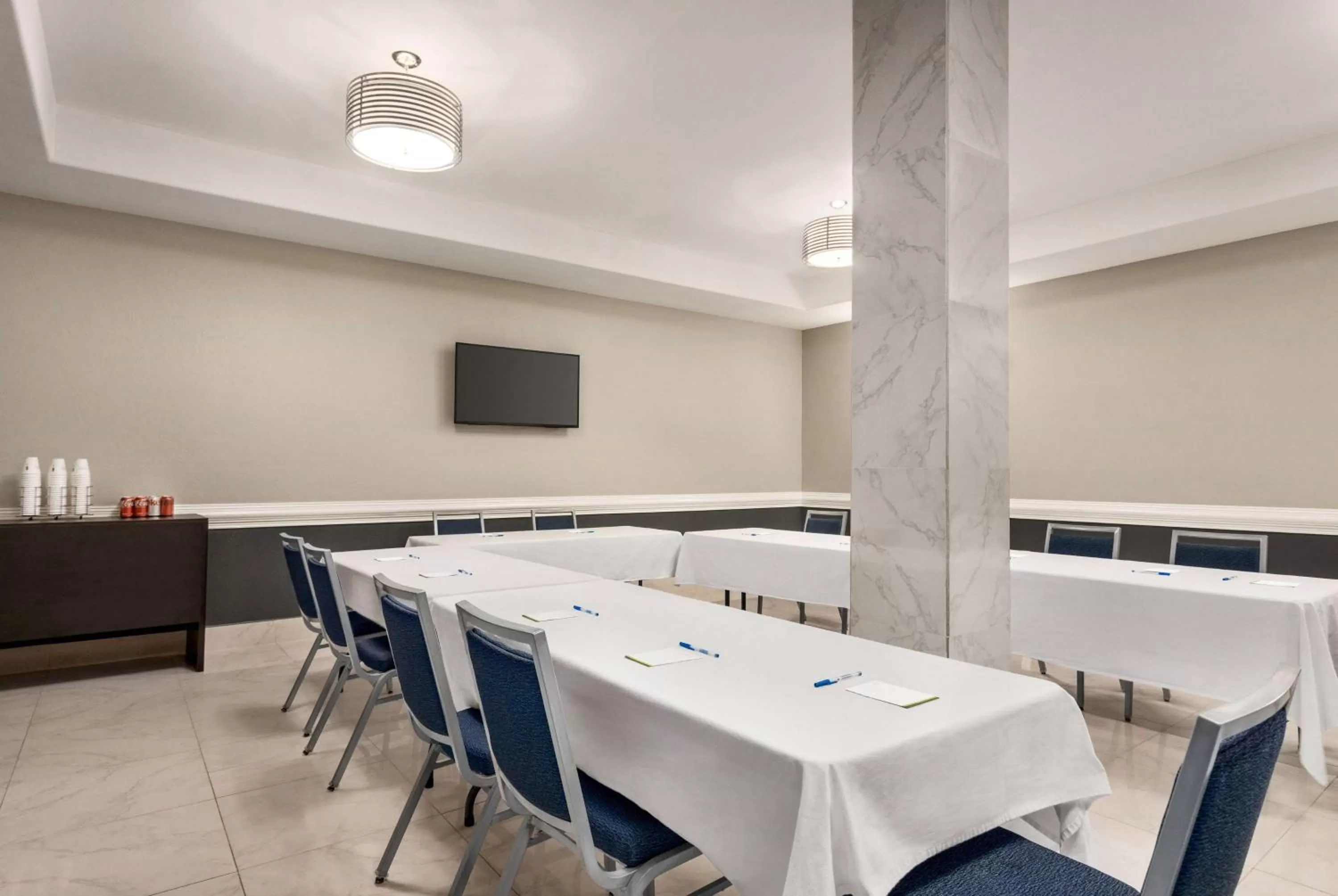 Meeting/conference room in La Quinta by Wyndham Brownsville North