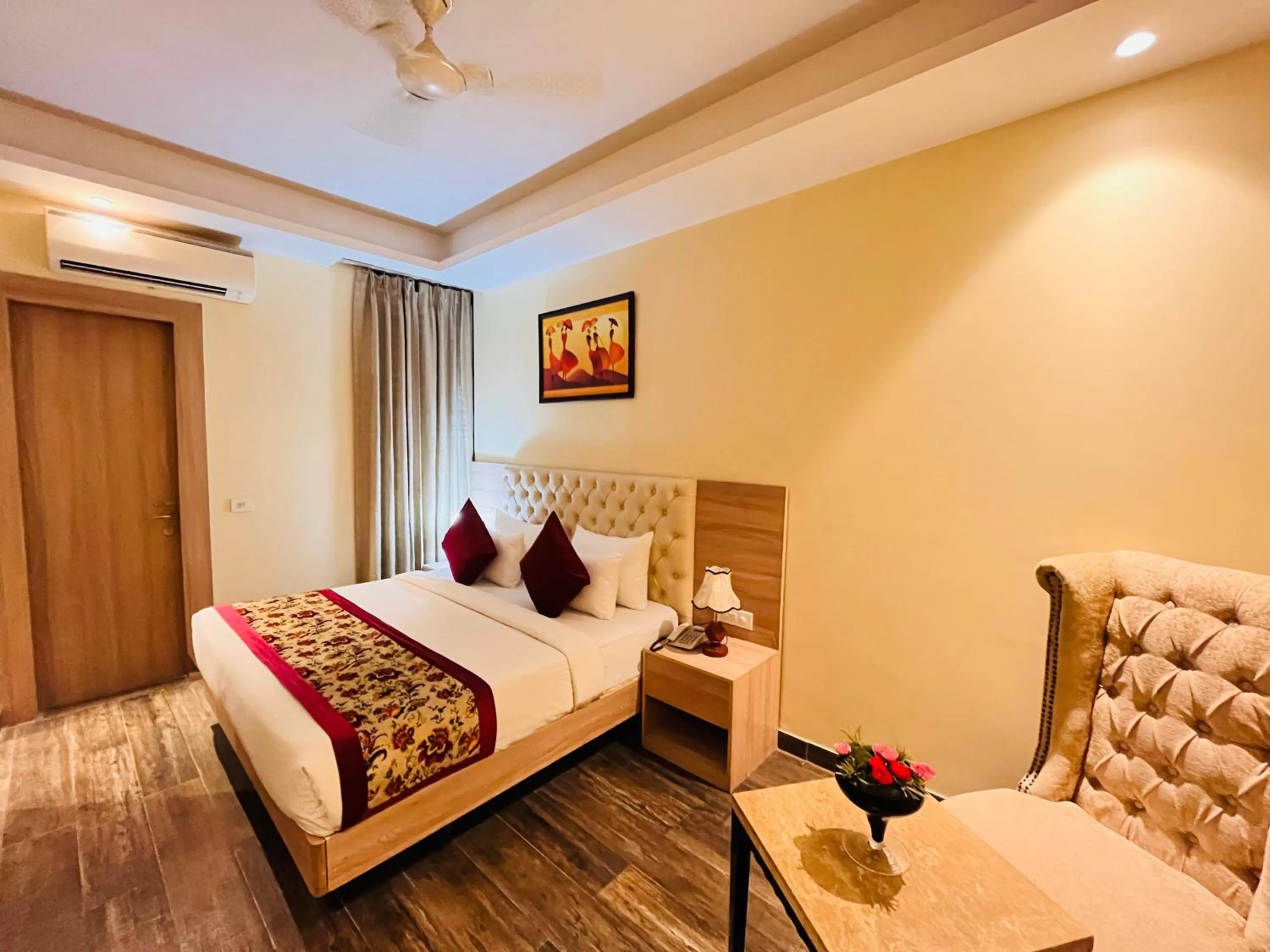 Bed in Hotel Banz near Delhi Airport