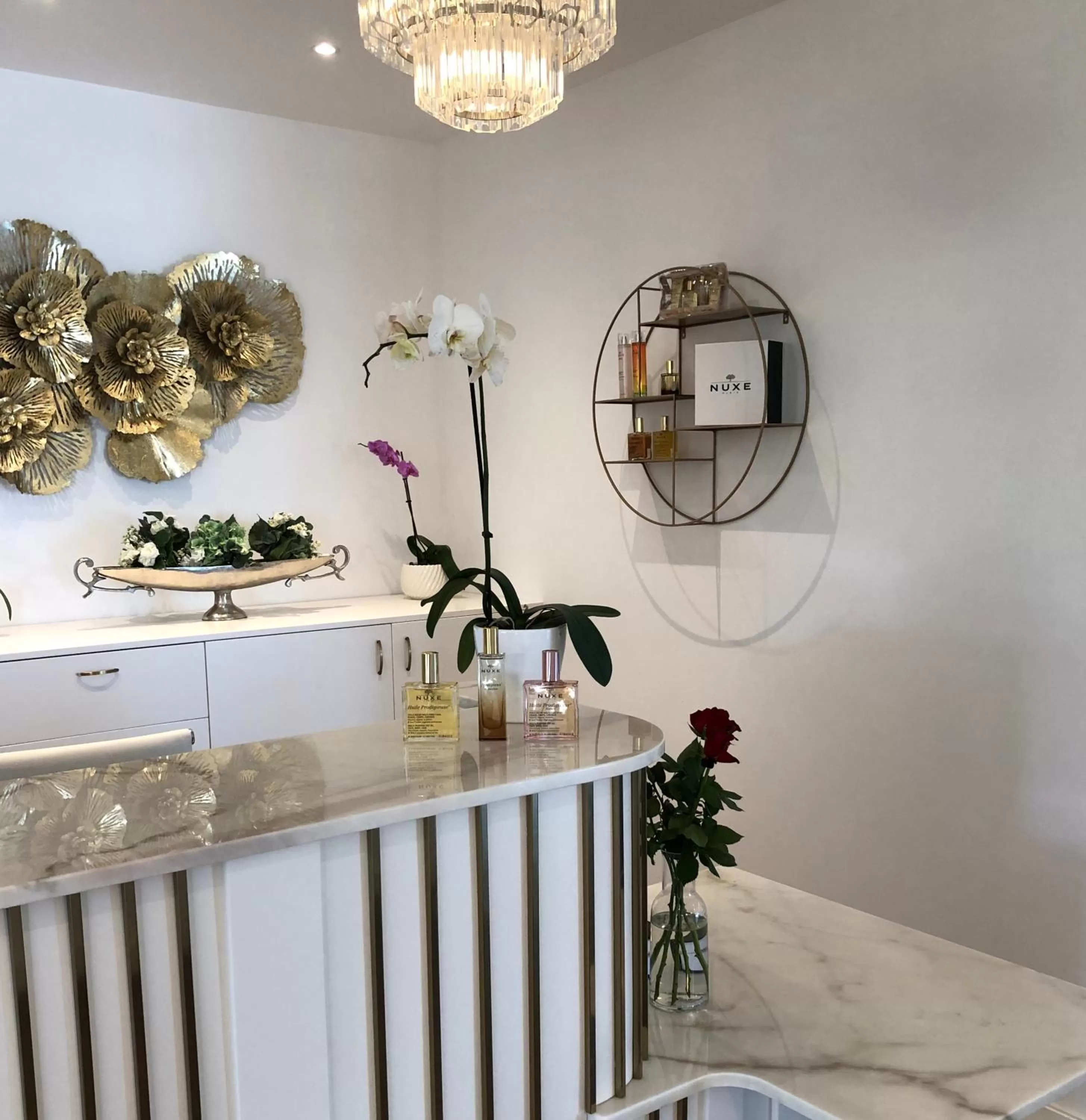 Lobby or reception in Le Diana Hôtel & Spa