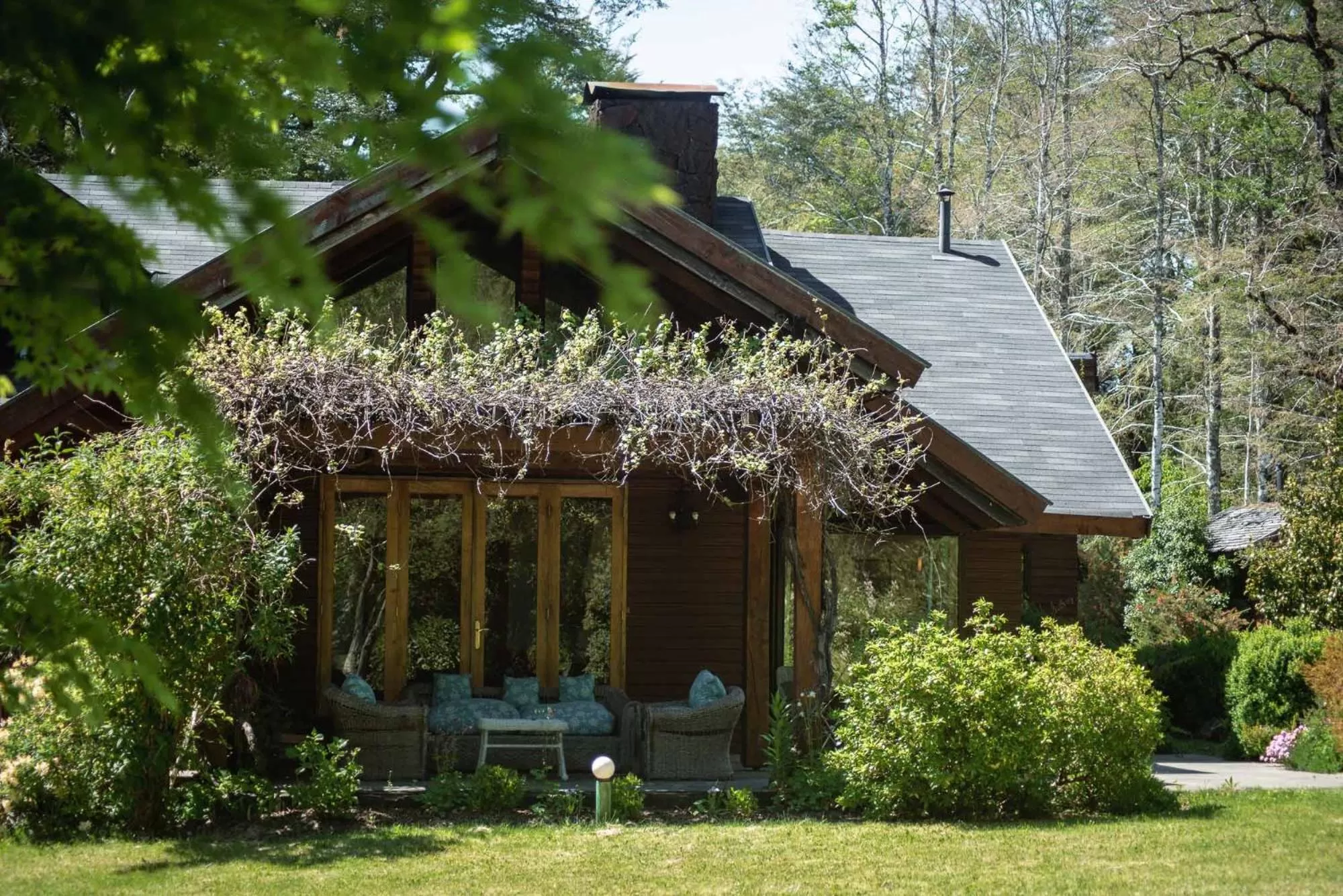 Garden in Hotel Posada del Río - Parque Metreñehue
