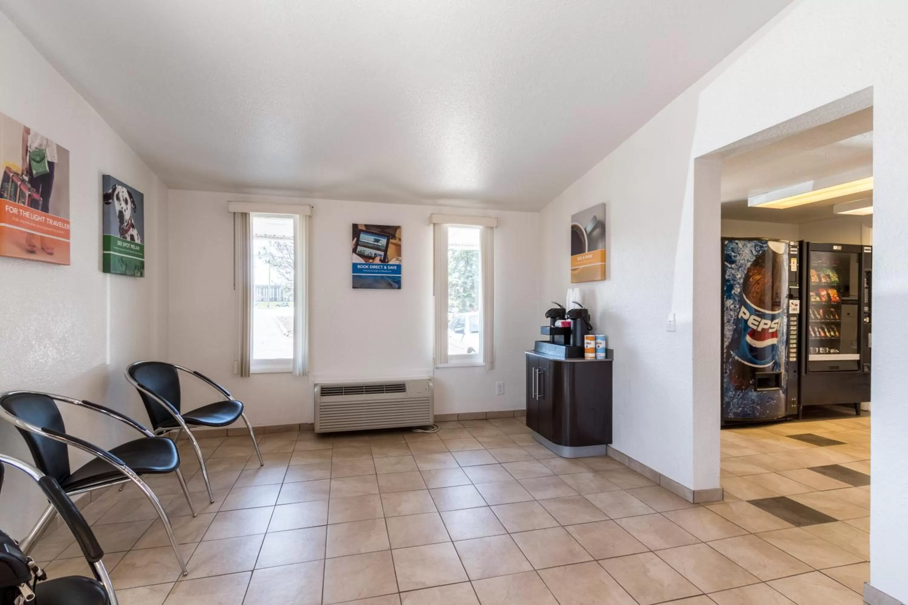 Lobby or reception in Travelodge by Wyndham Lansing