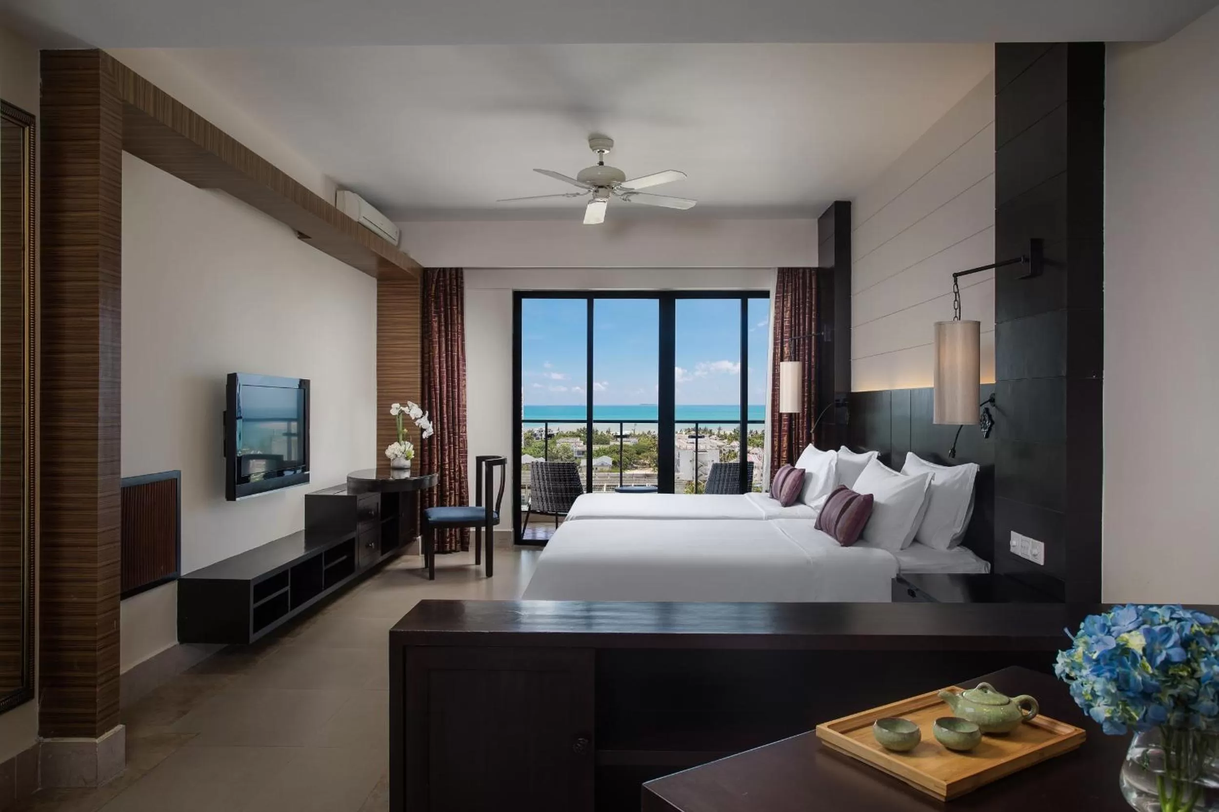 Photo of the whole room, Bed in Ramada Plaza by Wyndham Sanya Bay