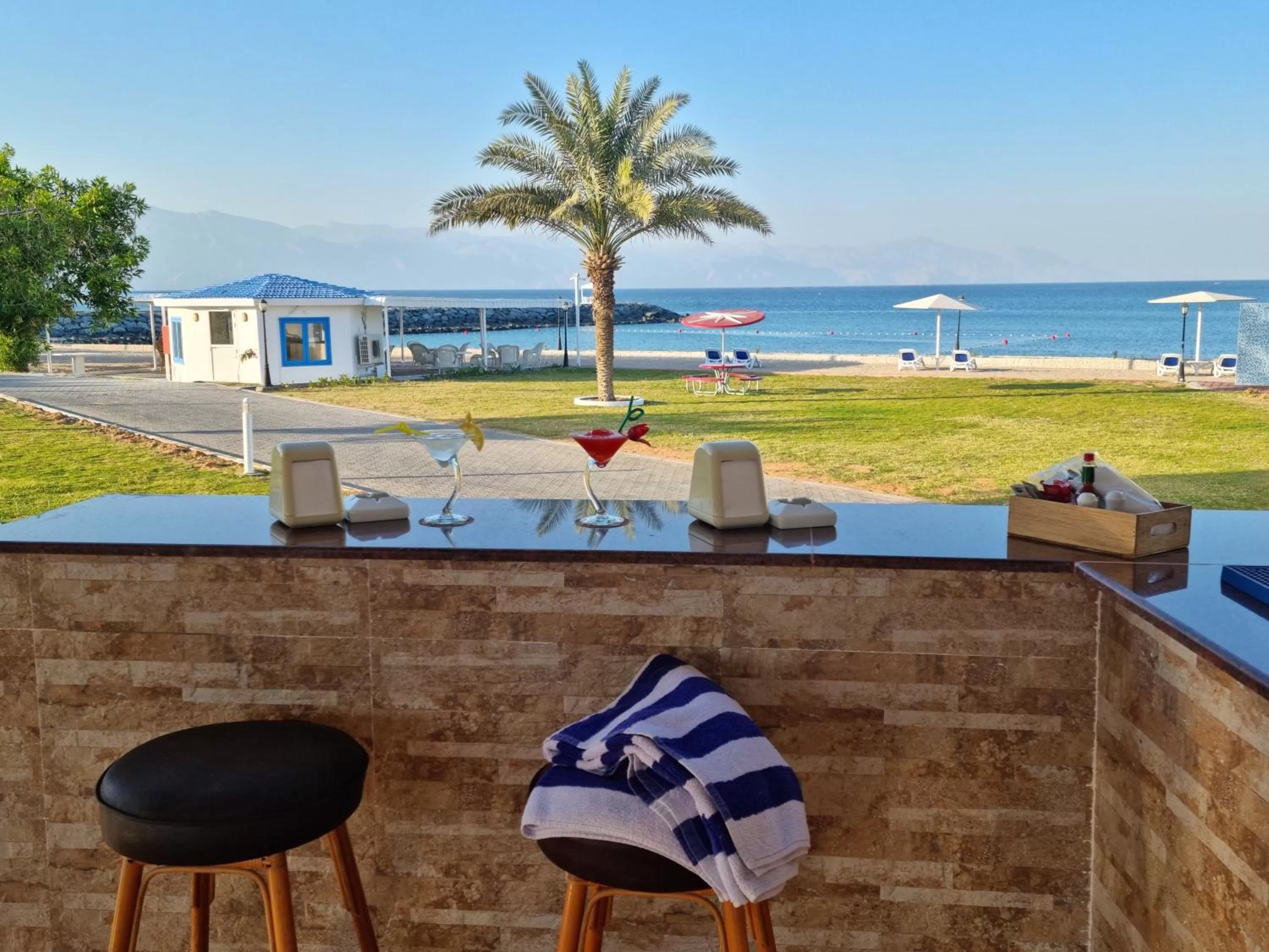 Lounge or bar in Holiday Beach Resort