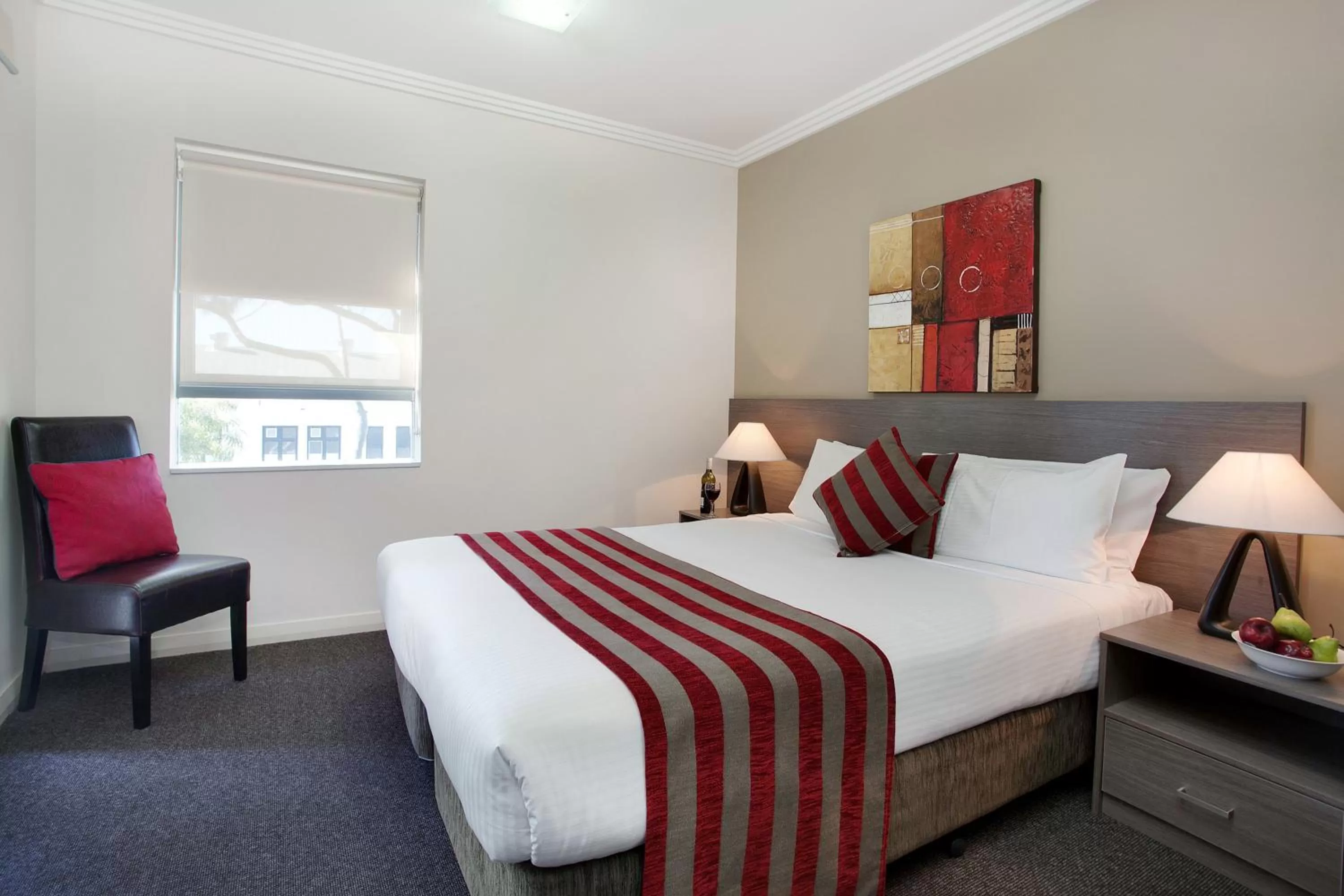 Bed in Best Western Plus Camperdown Suites