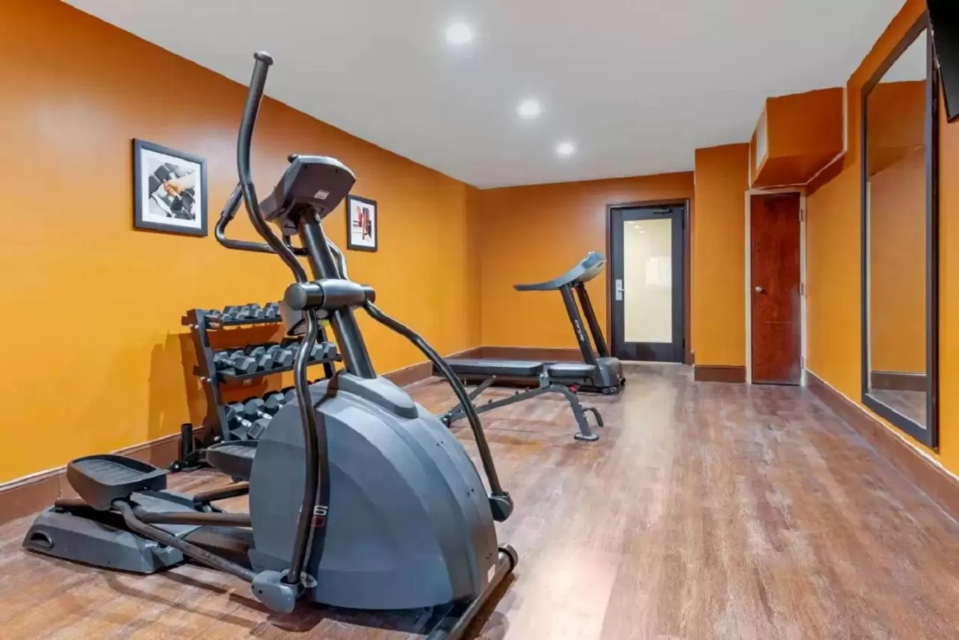 Fitness centre/facilities in Comfort Inn & Suites