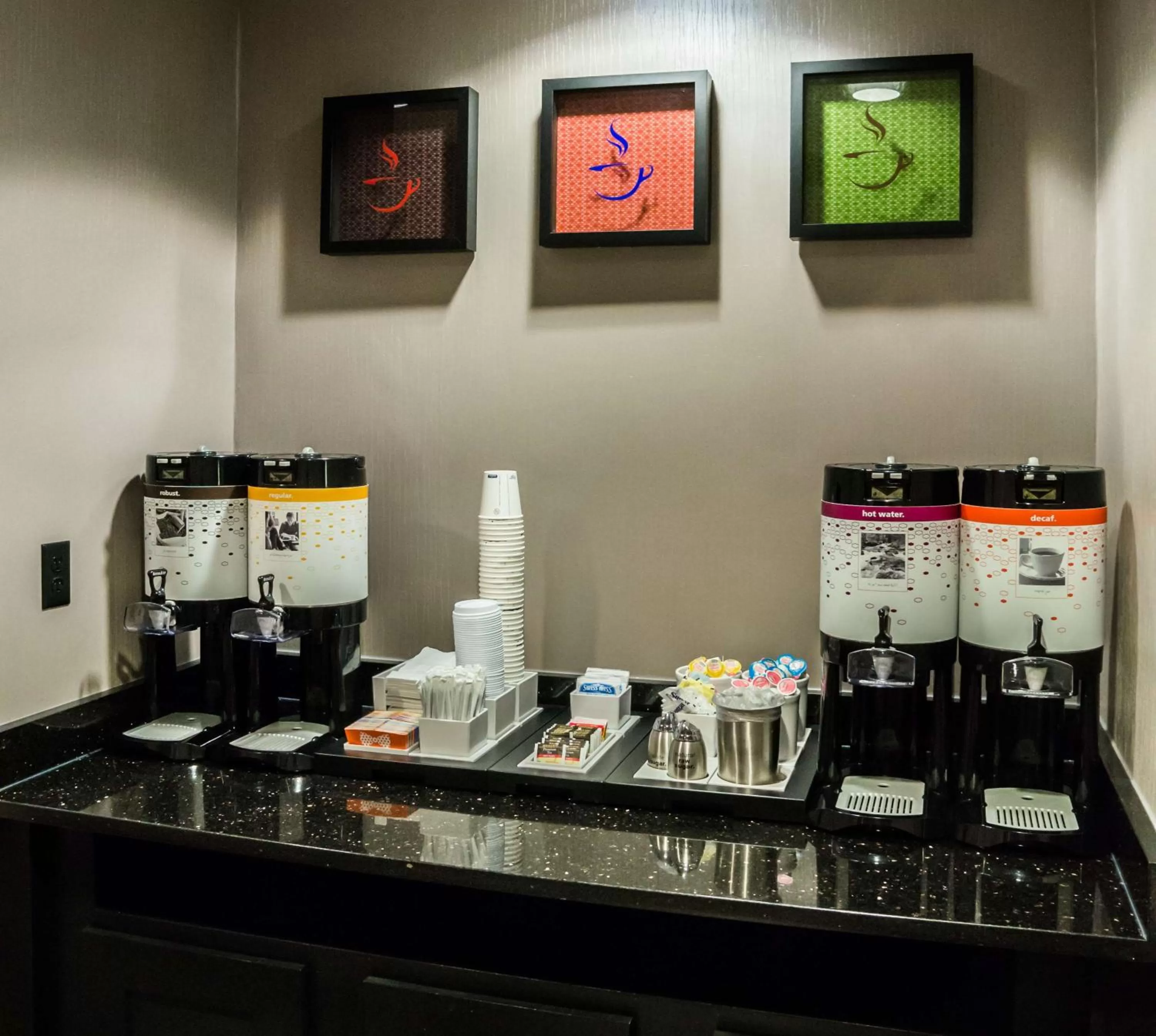 Dining area in Hampton Inn & Suites Orlando-John Young Parkway/South Park