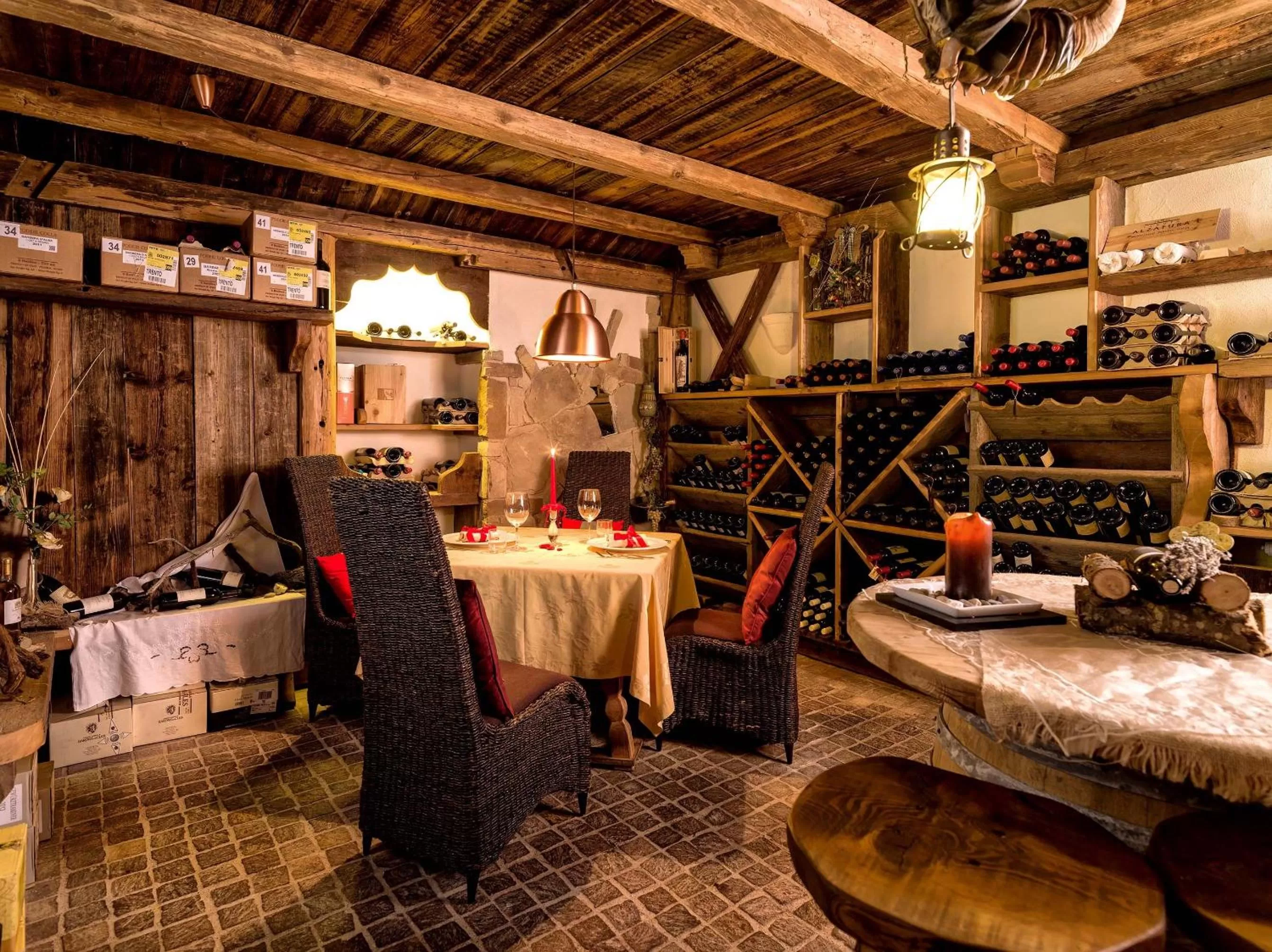 Restaurant/places to eat in Leading Relax Hotel Maria