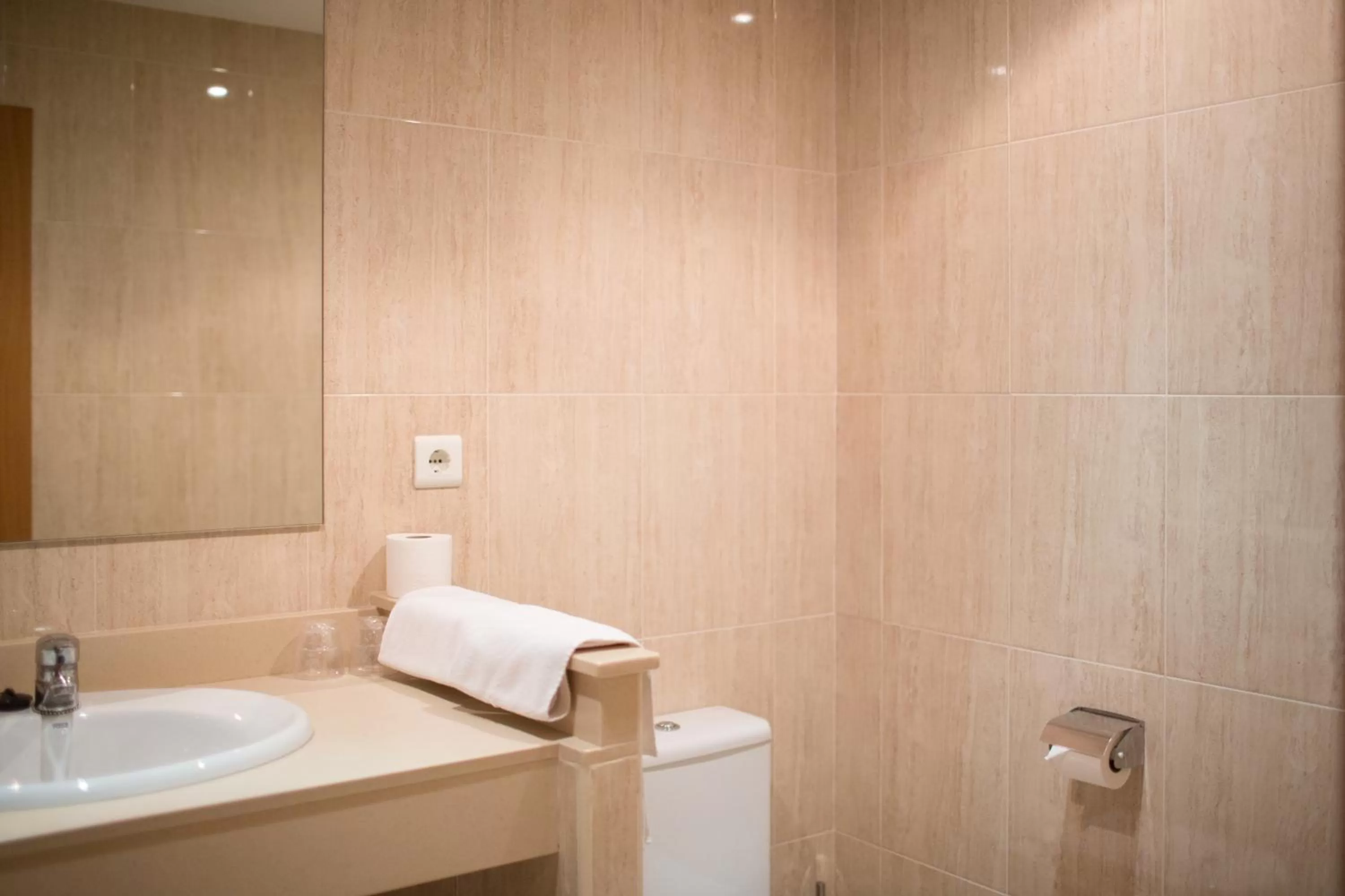 Bathroom in Puerta de Santillana