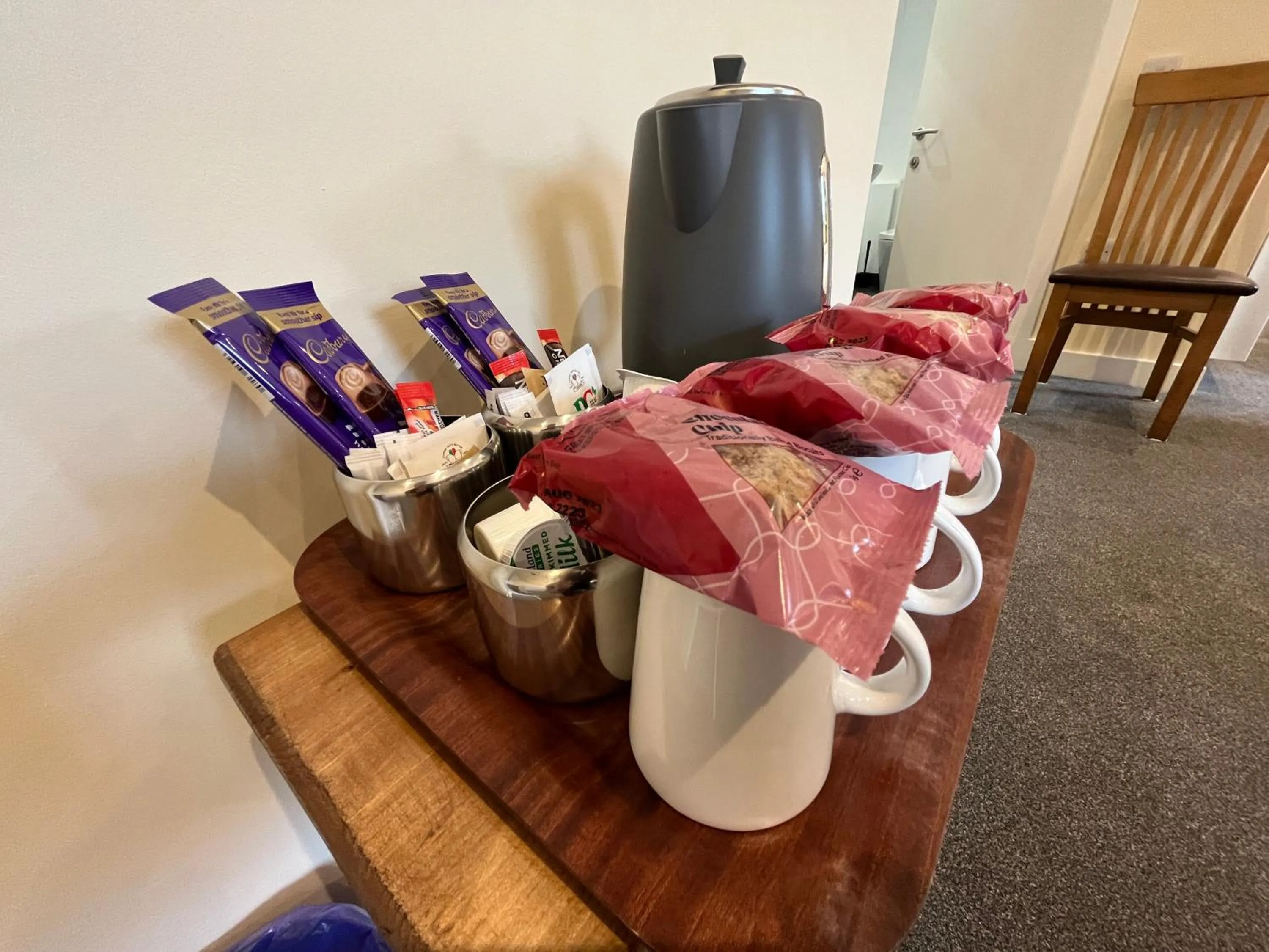Coffee/tea facilities in Buccleuch Arms Hotel