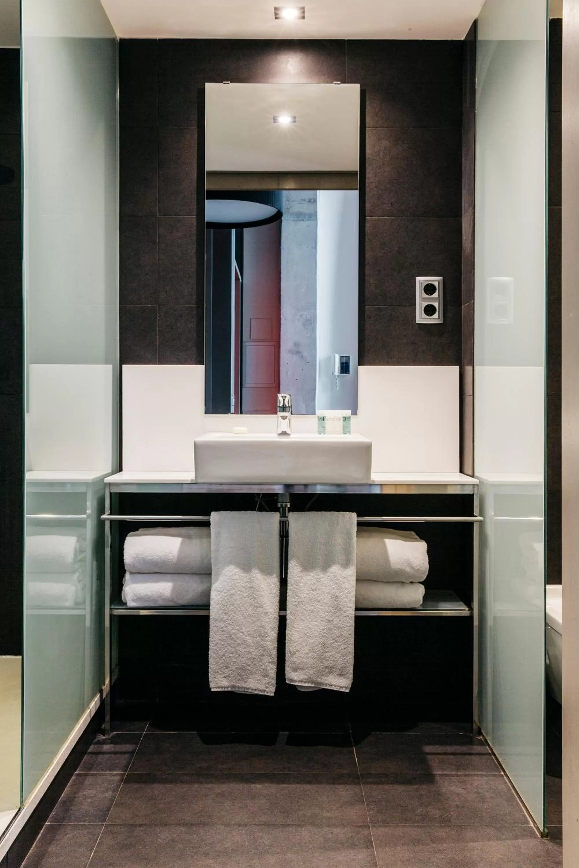 Bathroom in Barcelona Apartment Republica