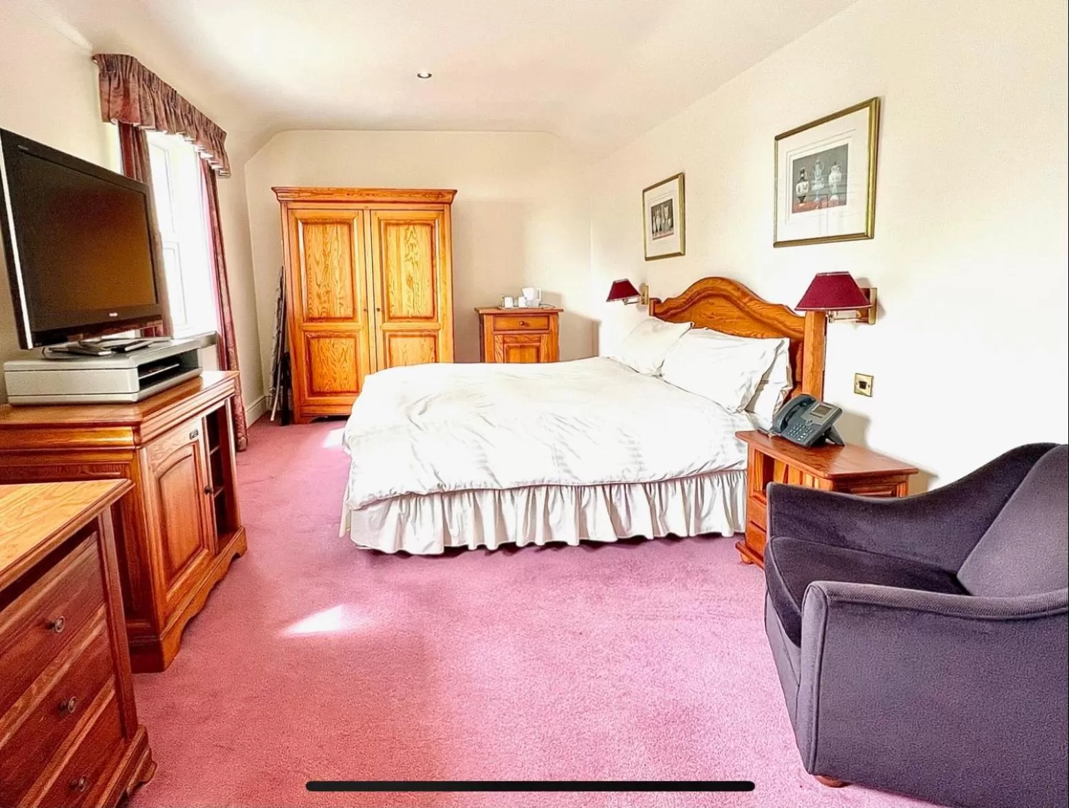 Photo of the whole room, Bed in Promenade House