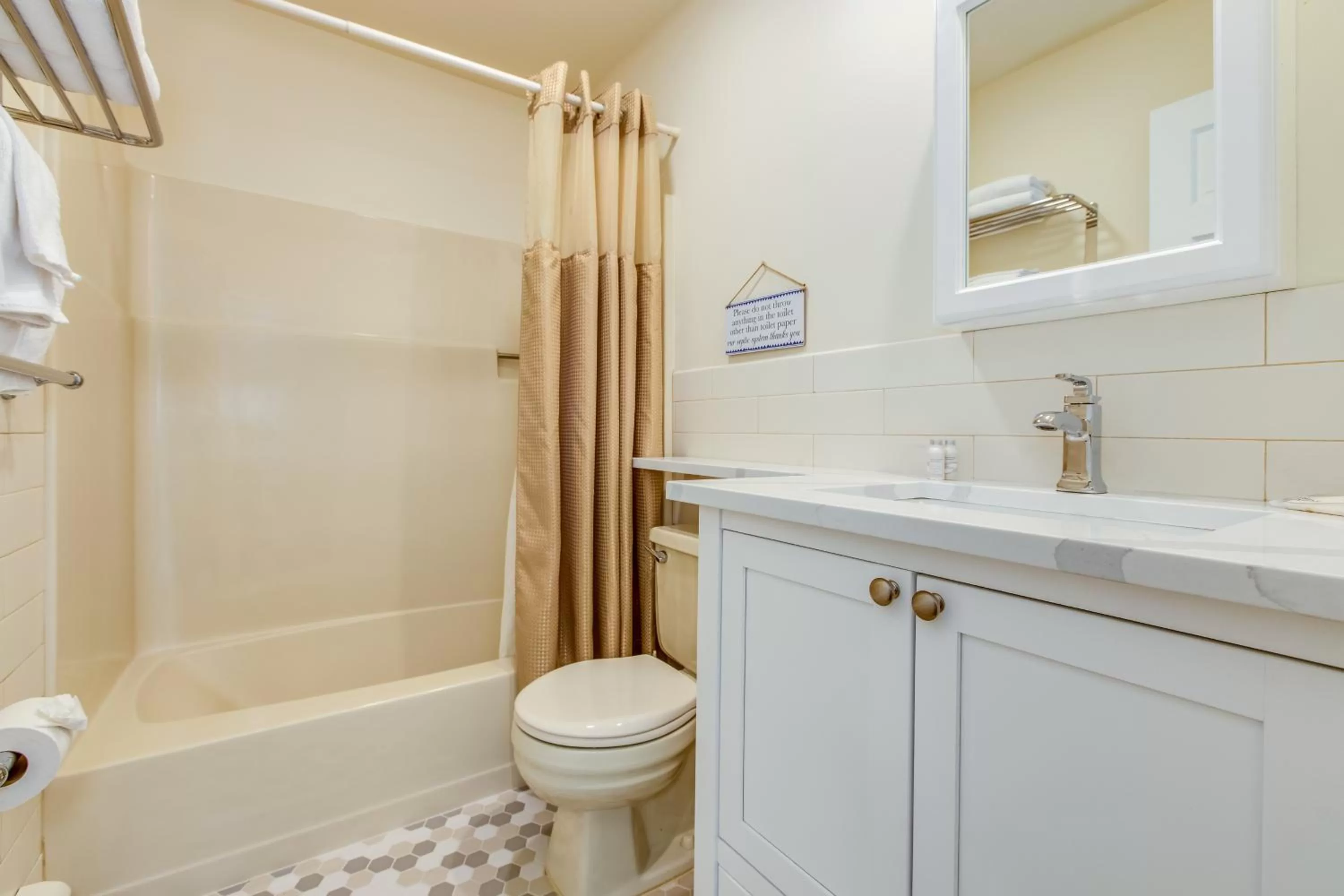 Bathroom in Colonial Shores Resort