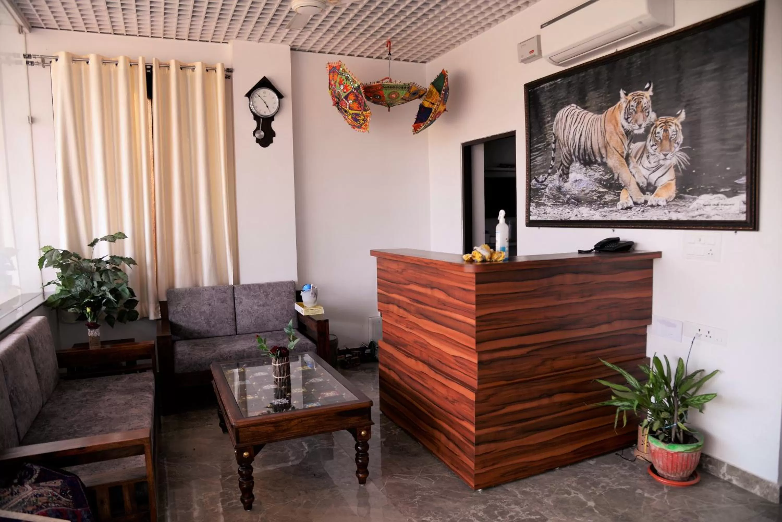 Facade/entrance in Omak Tiger Seven