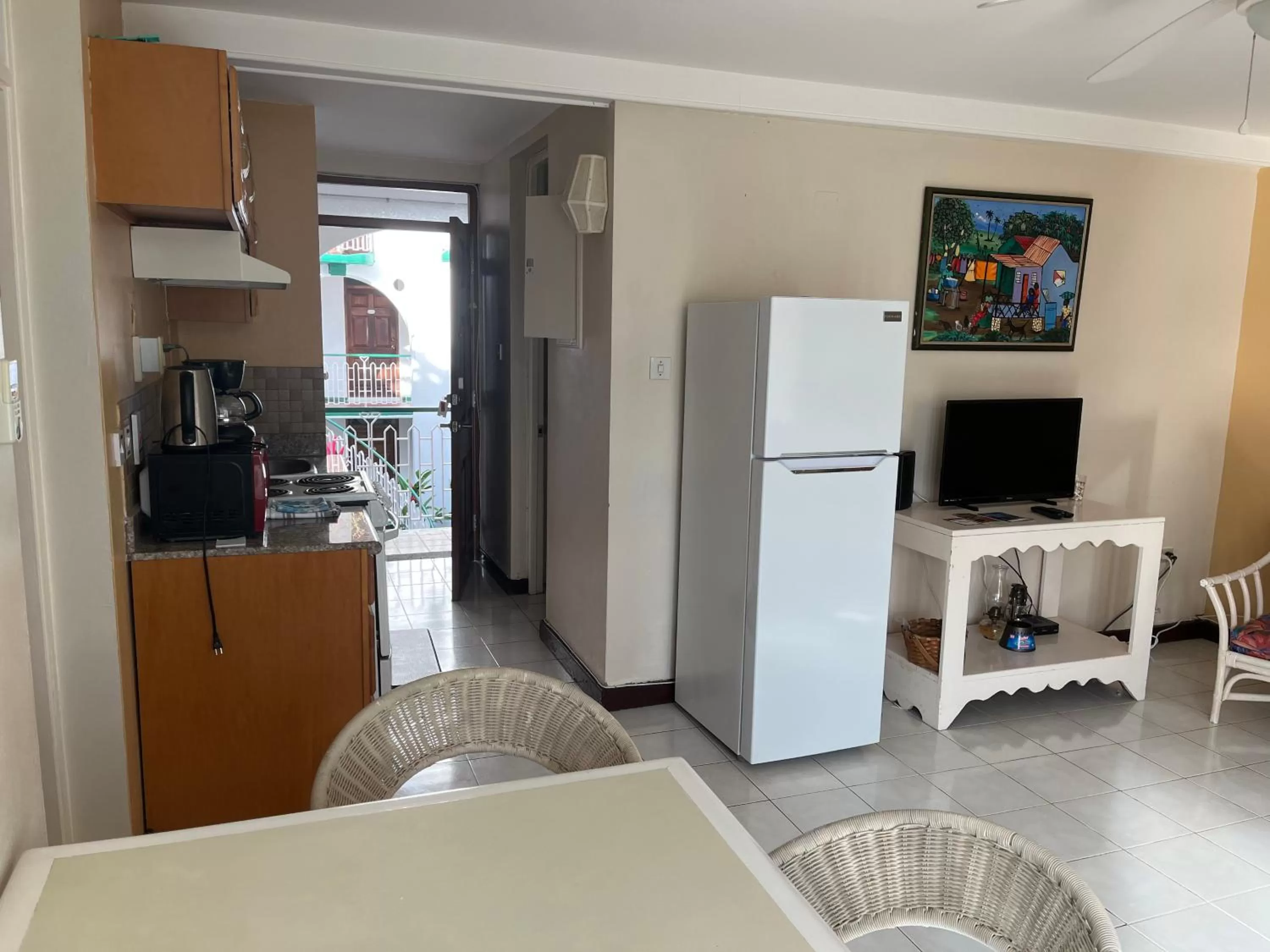 Kitchen/Kitchenette in Seacastles by the beach/pool