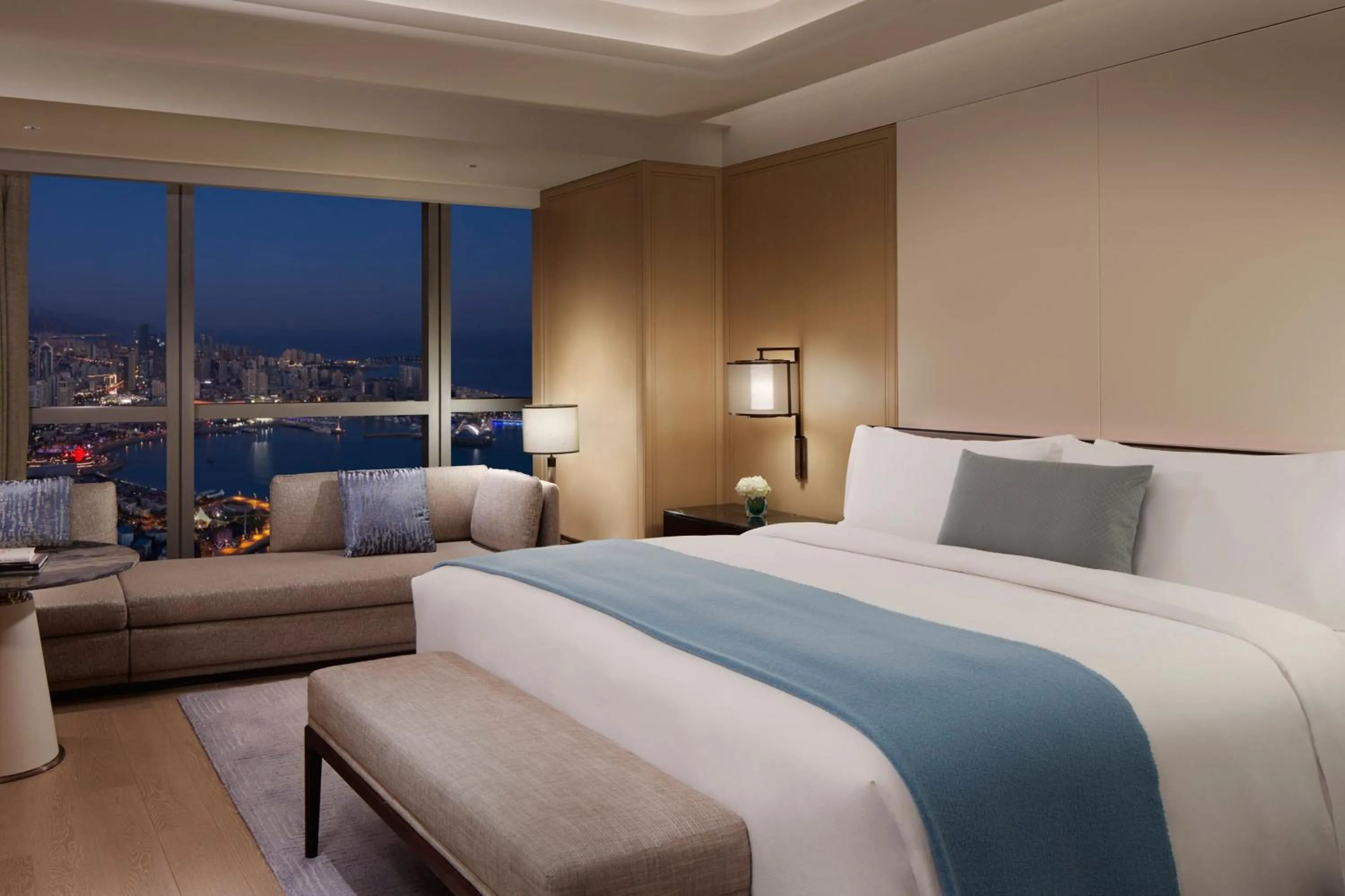 Photo of the whole room, Bed in The St. Regis Qingdao