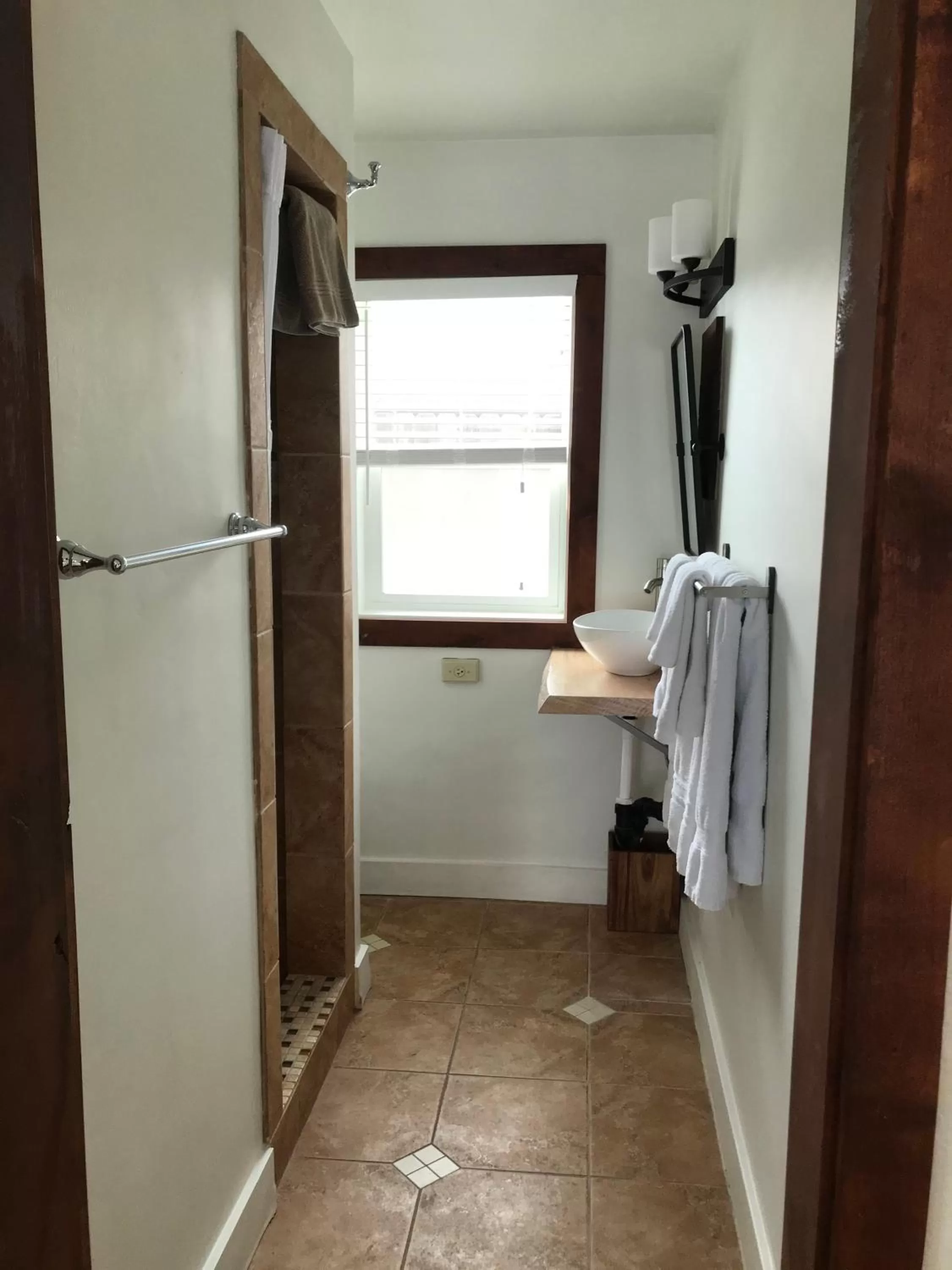 Bathroom in Left Coast Lodge - Pet Friendly
