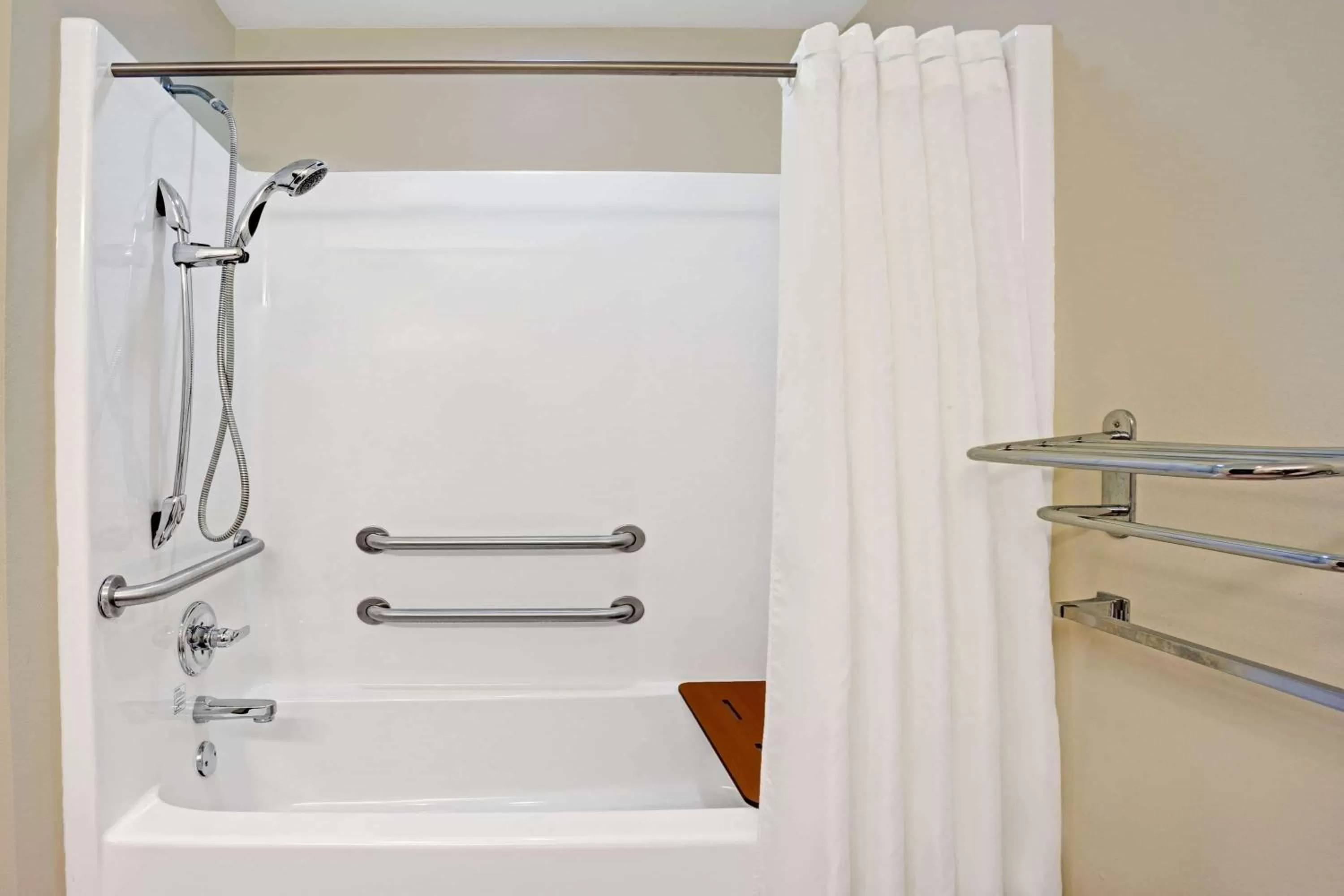 Bathroom in Microtel Inn & Suites by Wyndham Indianapolis Airport