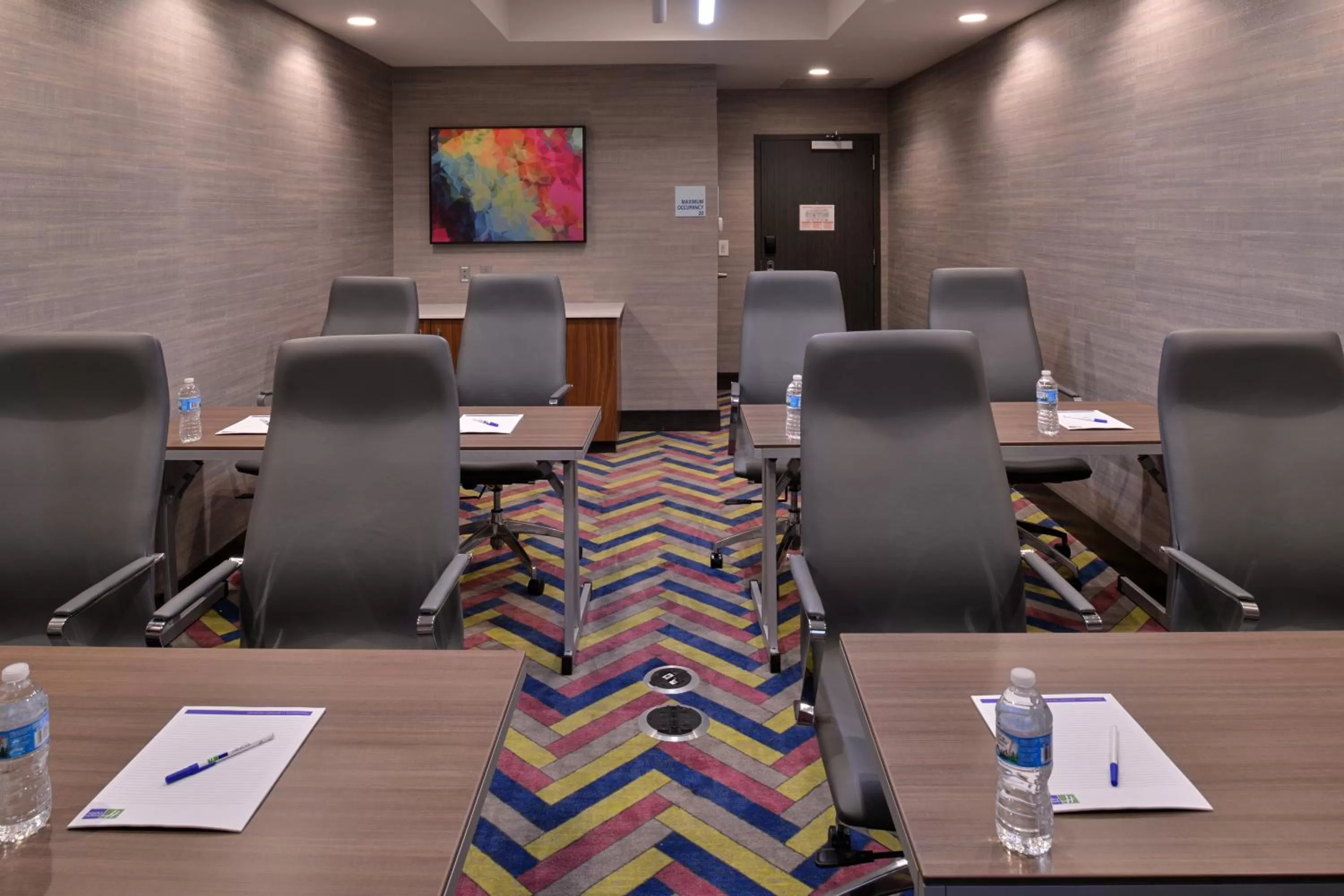 Meeting/conference room in Holiday Inn Express and Suites Bryant - Benton Area by IHG