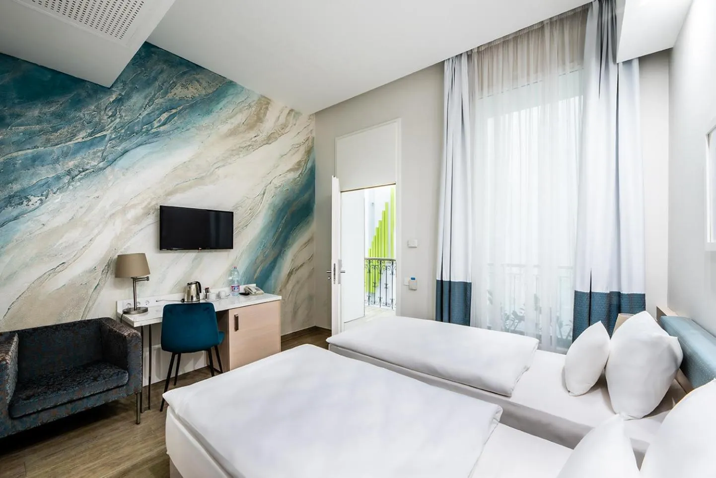 Photo of the whole room, Bed in Atrium Fashion Hotel