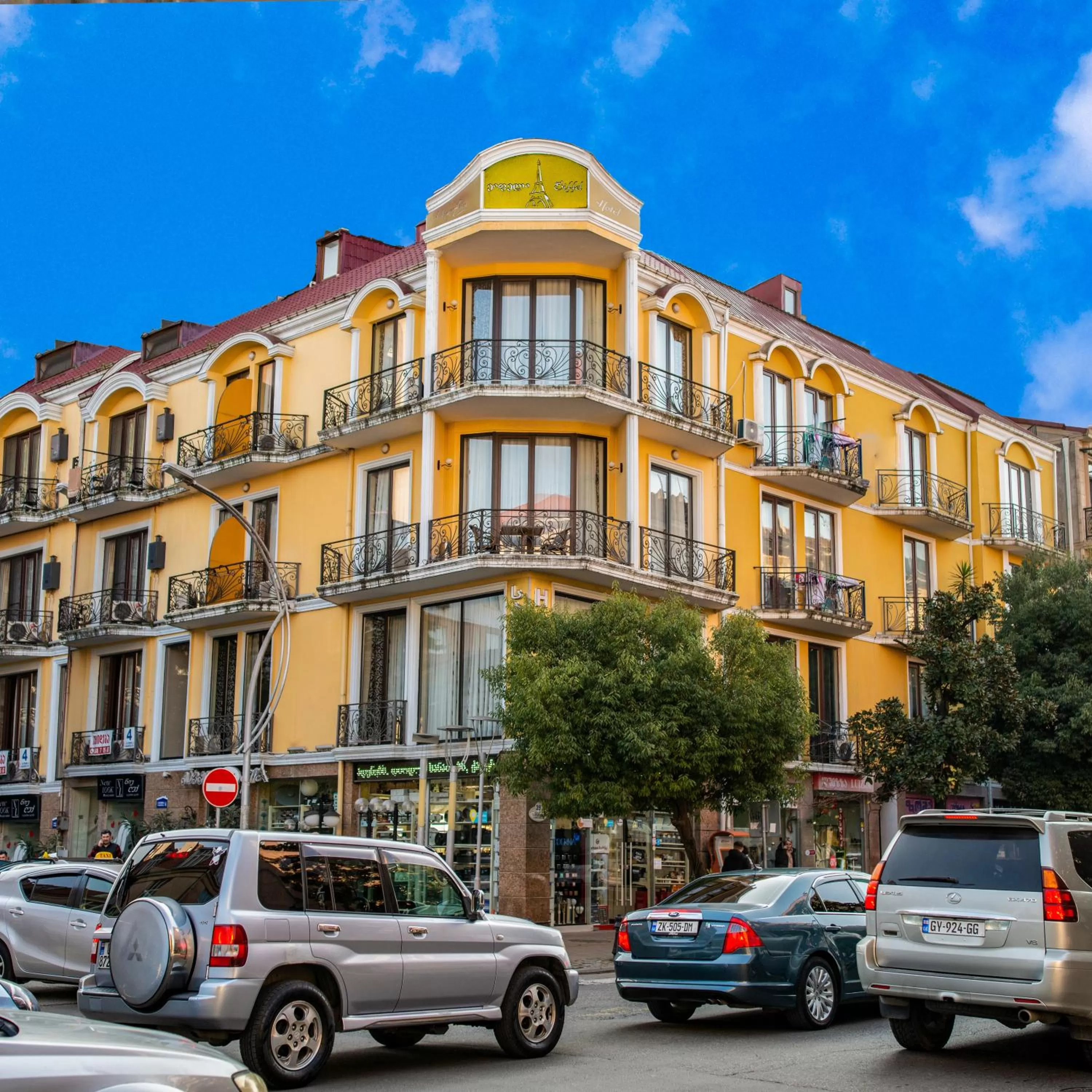 Property building in Eiffel Hotel