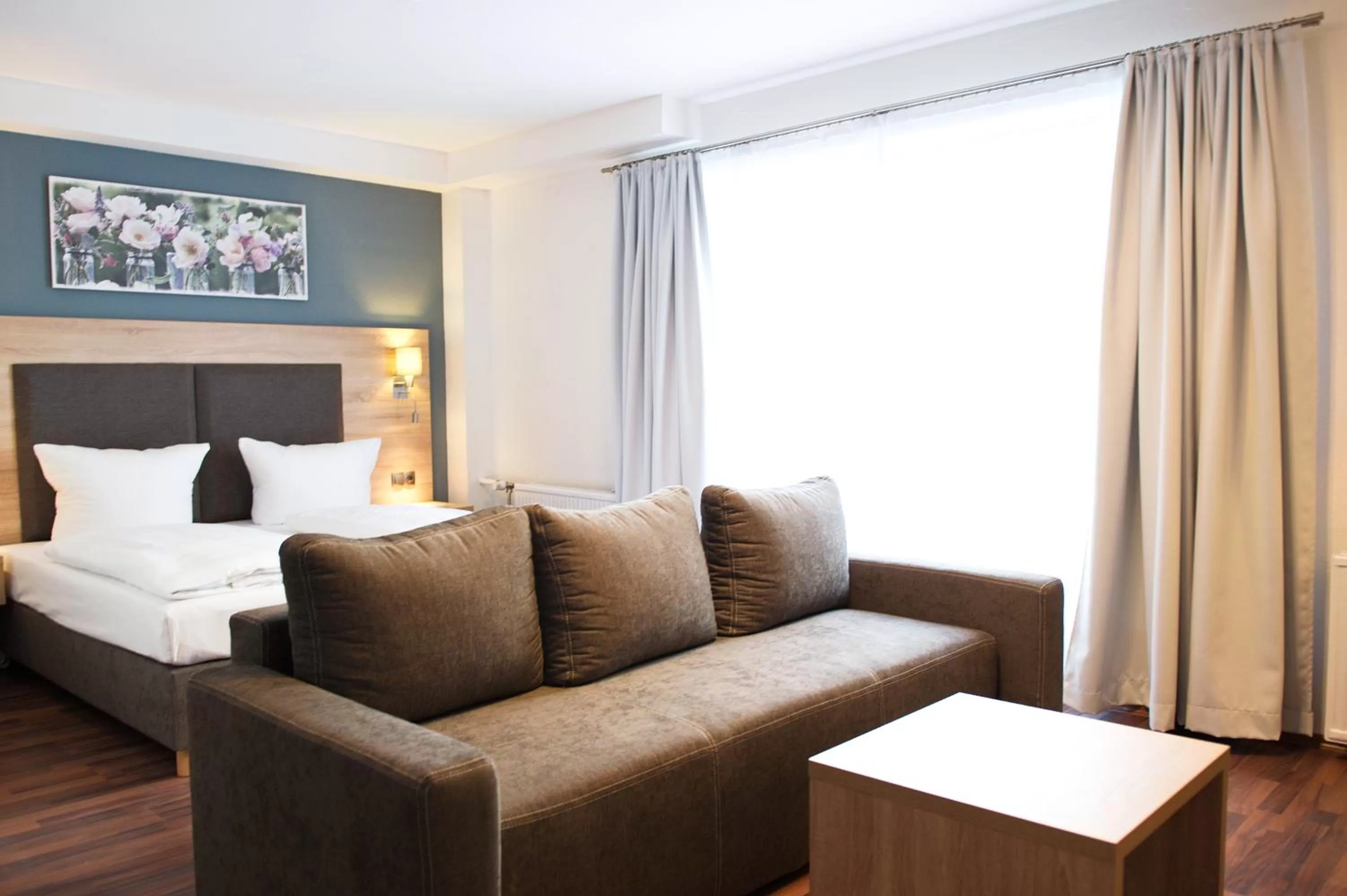 Photo of the whole room in BlnCty Hotel