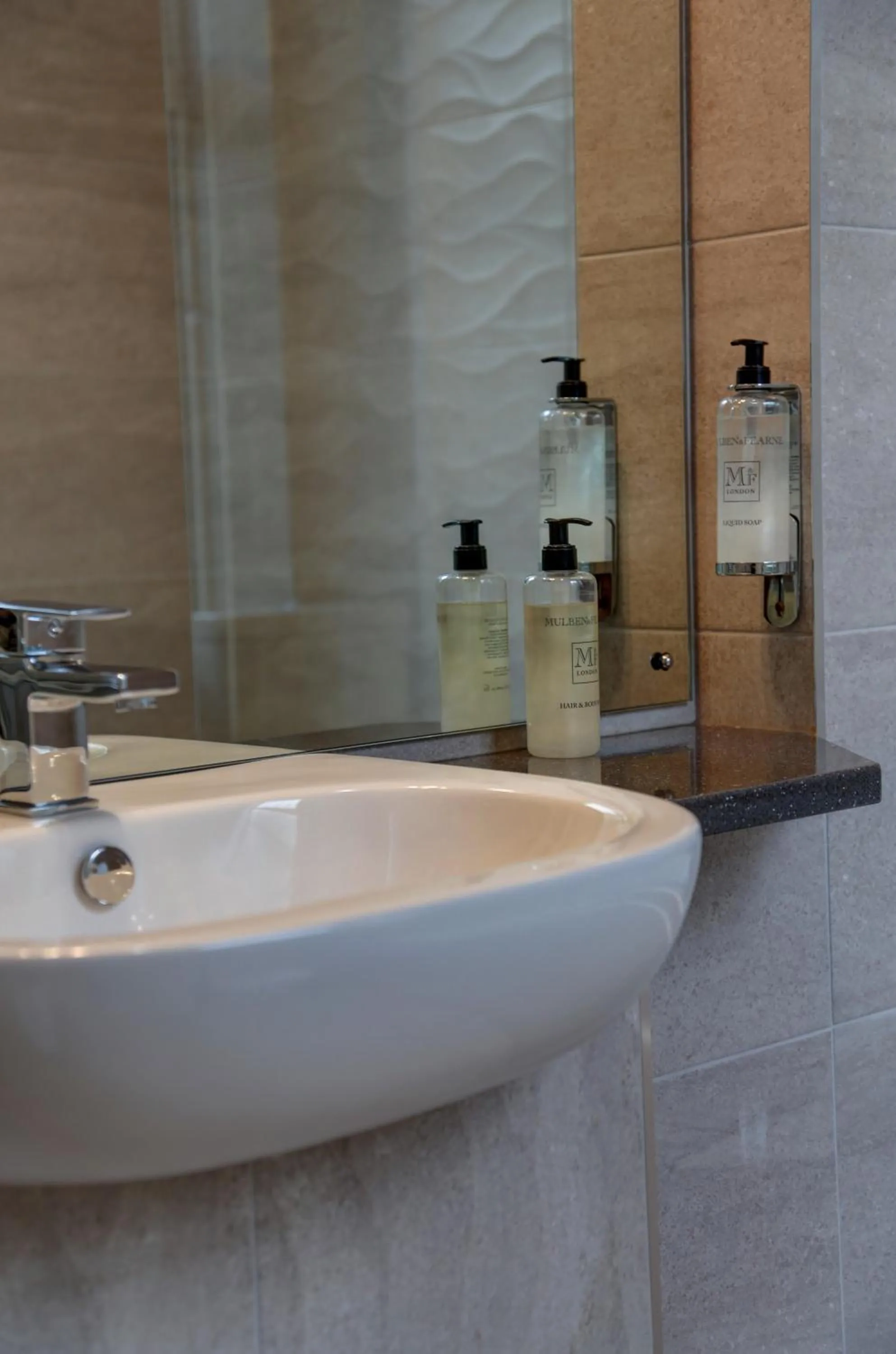 Bathroom in Best Western New Kent Hotel