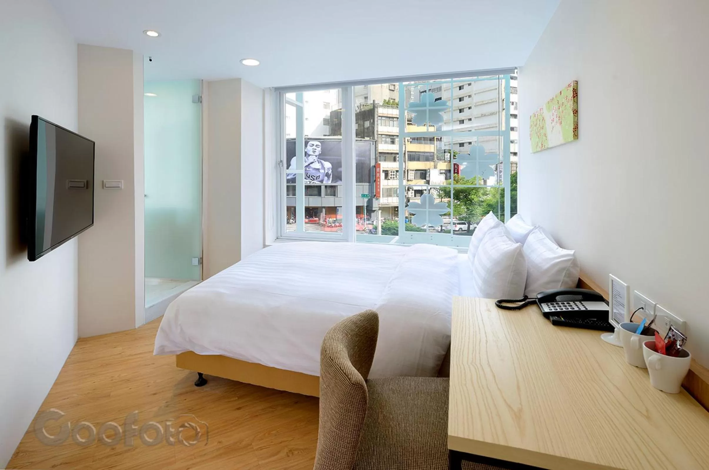 Photo of the whole room, Bed in Shin Sei Bashi Hotel