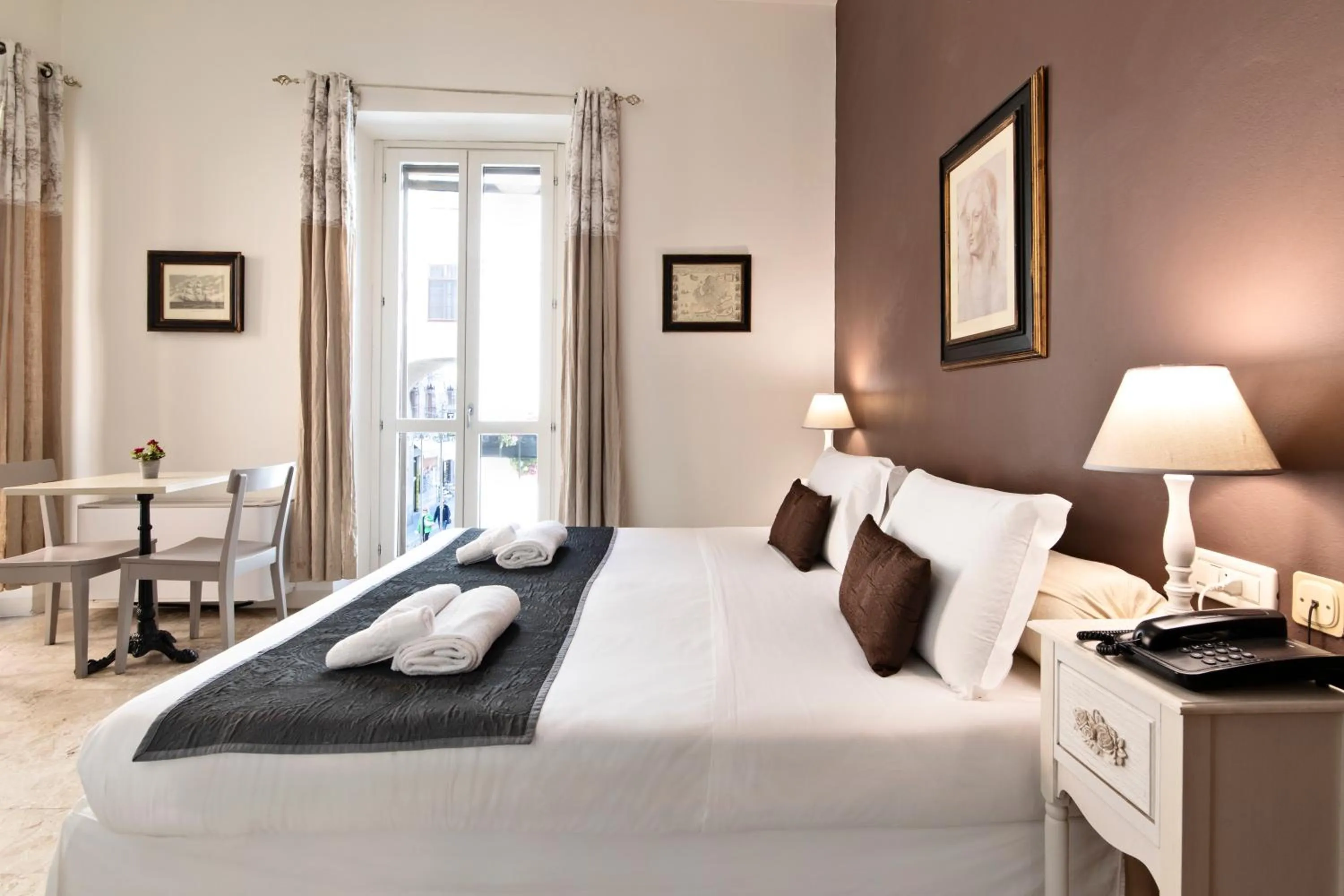 Bedroom, Bed in Hotel Broletto - Centro Storico