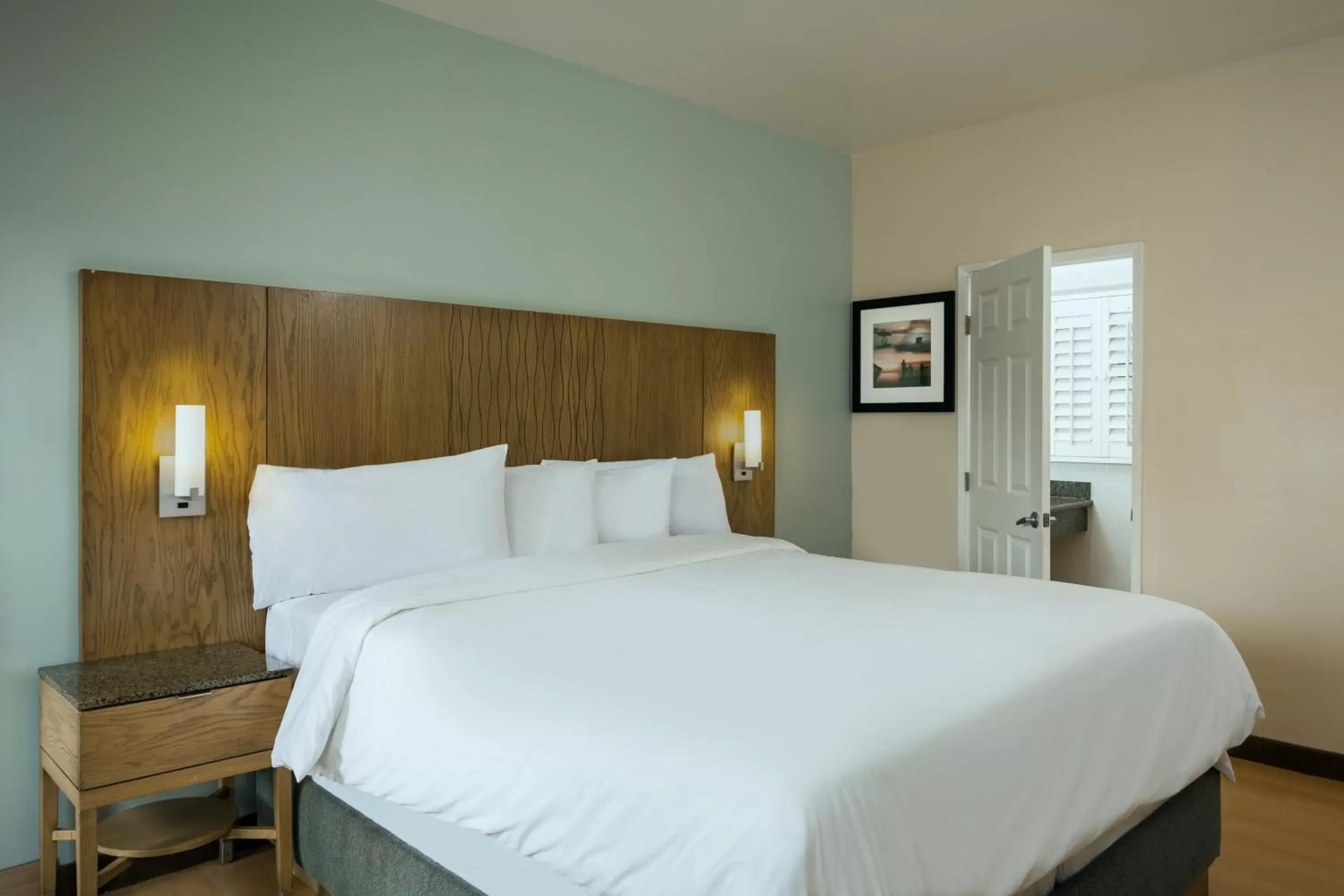 Studio with King bed in PB Surf Beachside Inn Studio with King bed in PB Surf Beachside Inn