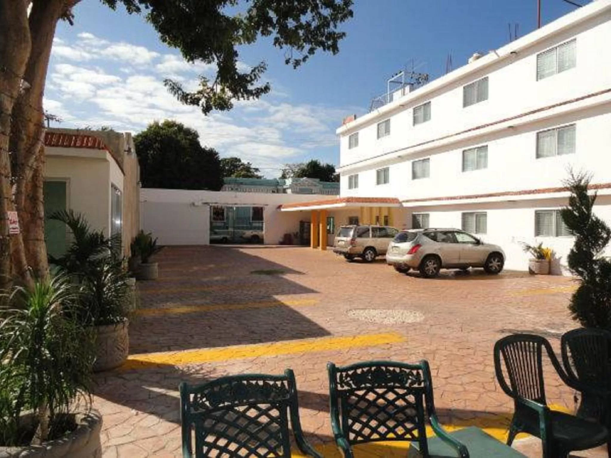 Property building in Hotel Las Dalias Inn