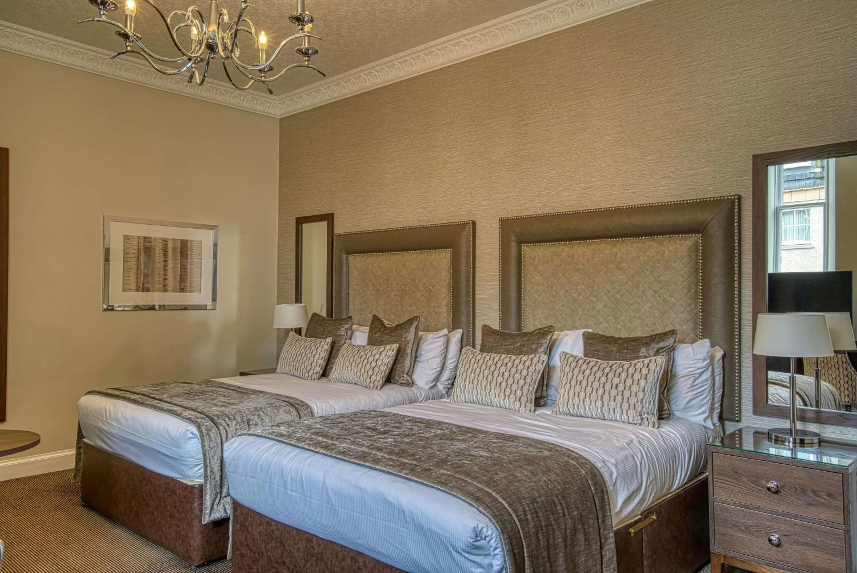Photo of the whole room, Bed in Inverness Palace Hotel & Spa, WorldHotels Distinctive
