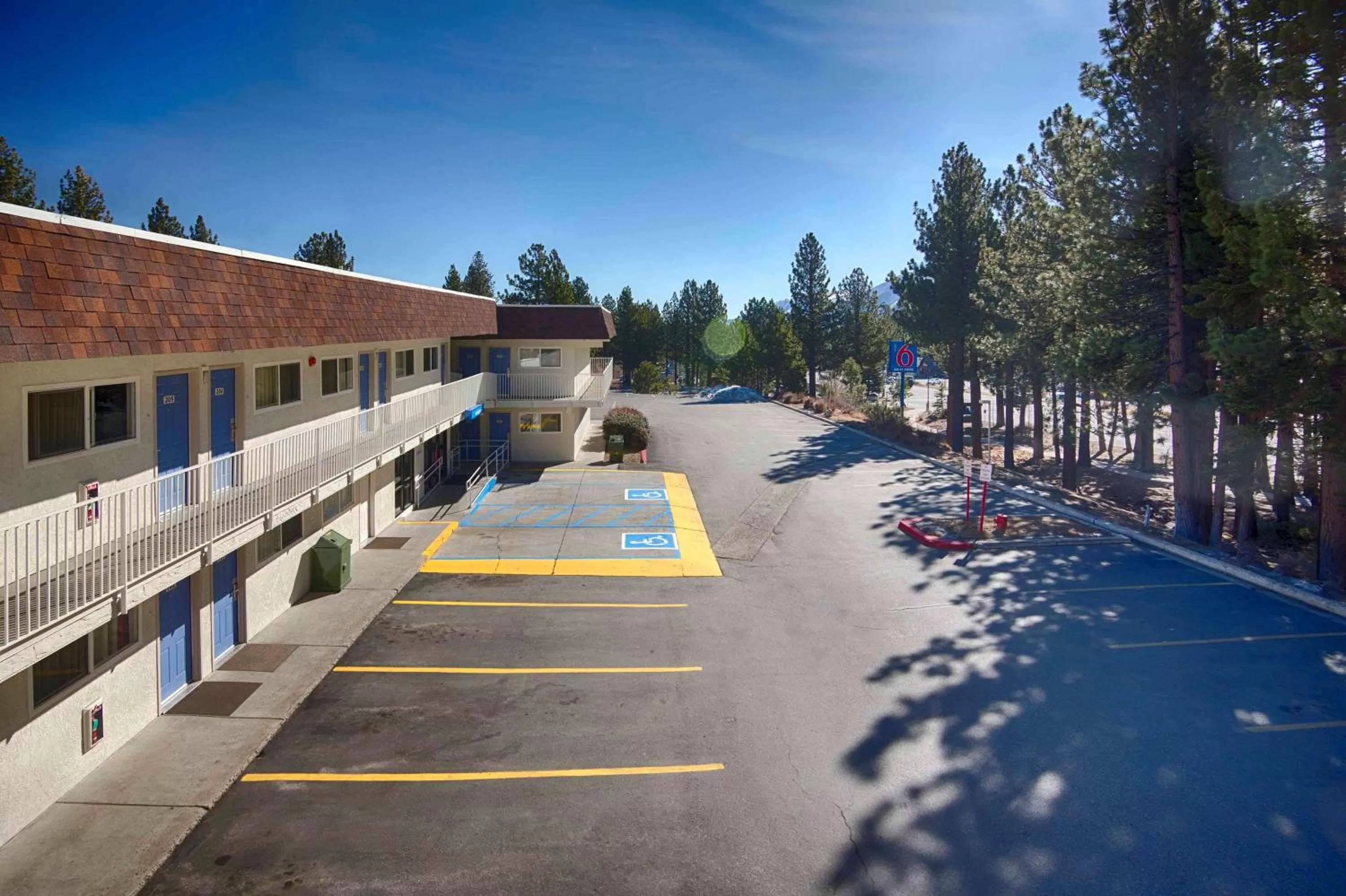 Property building in Motel 6-Mammoth Lakes, CA