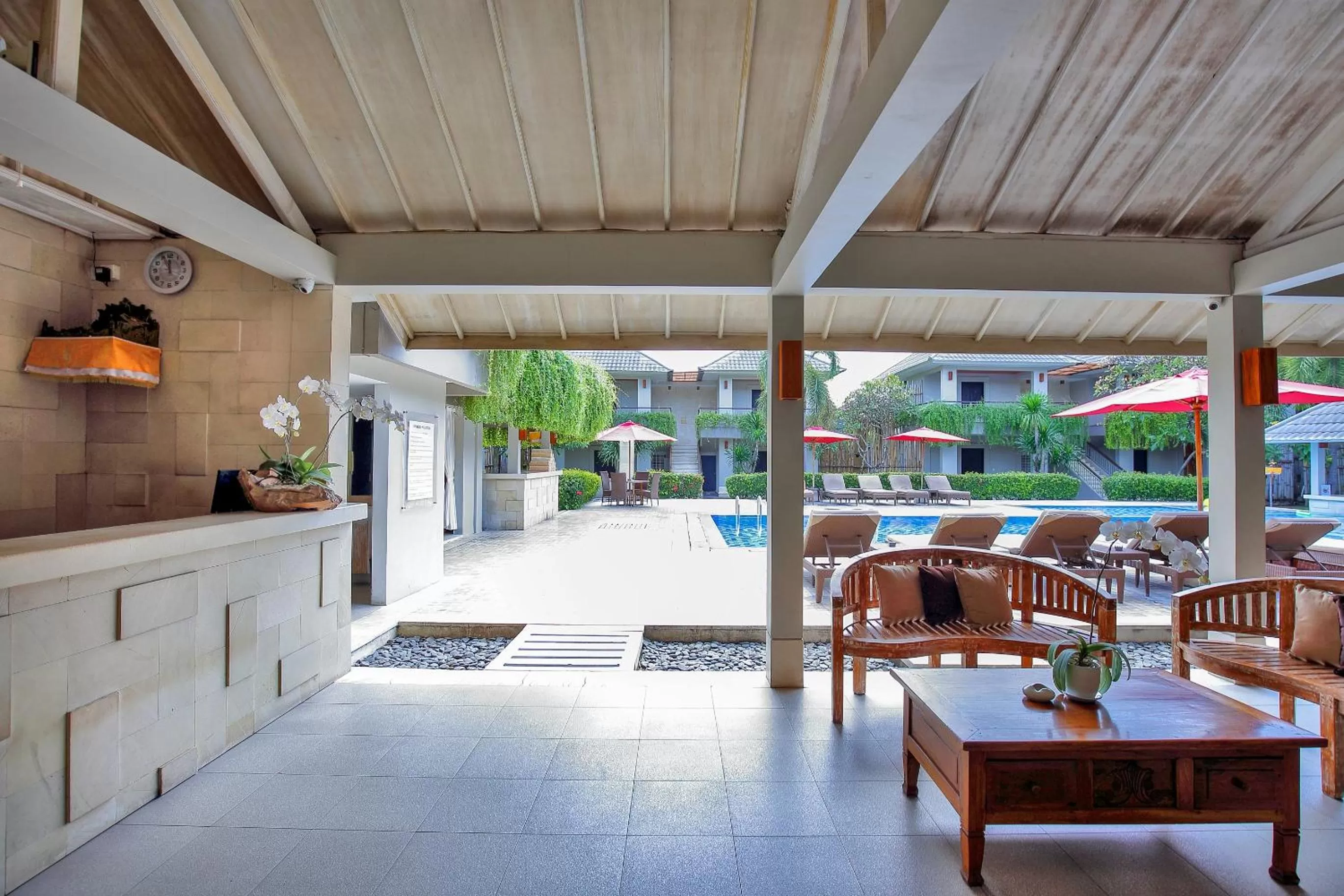 Lobby or reception in Dewi Sri Hotel