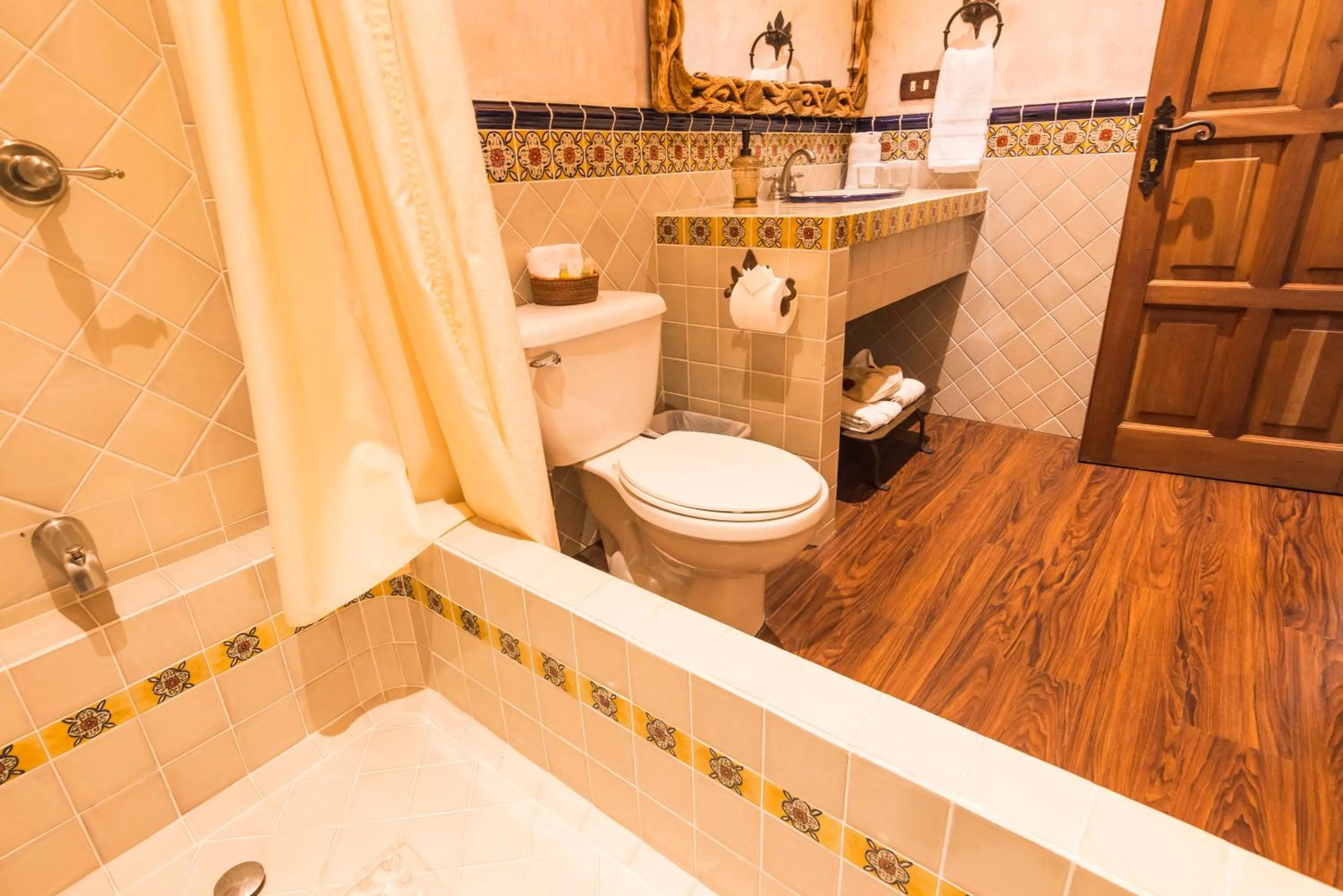 Master Suite 2 Beds in Hotel Boutique Los Pasos & Spa