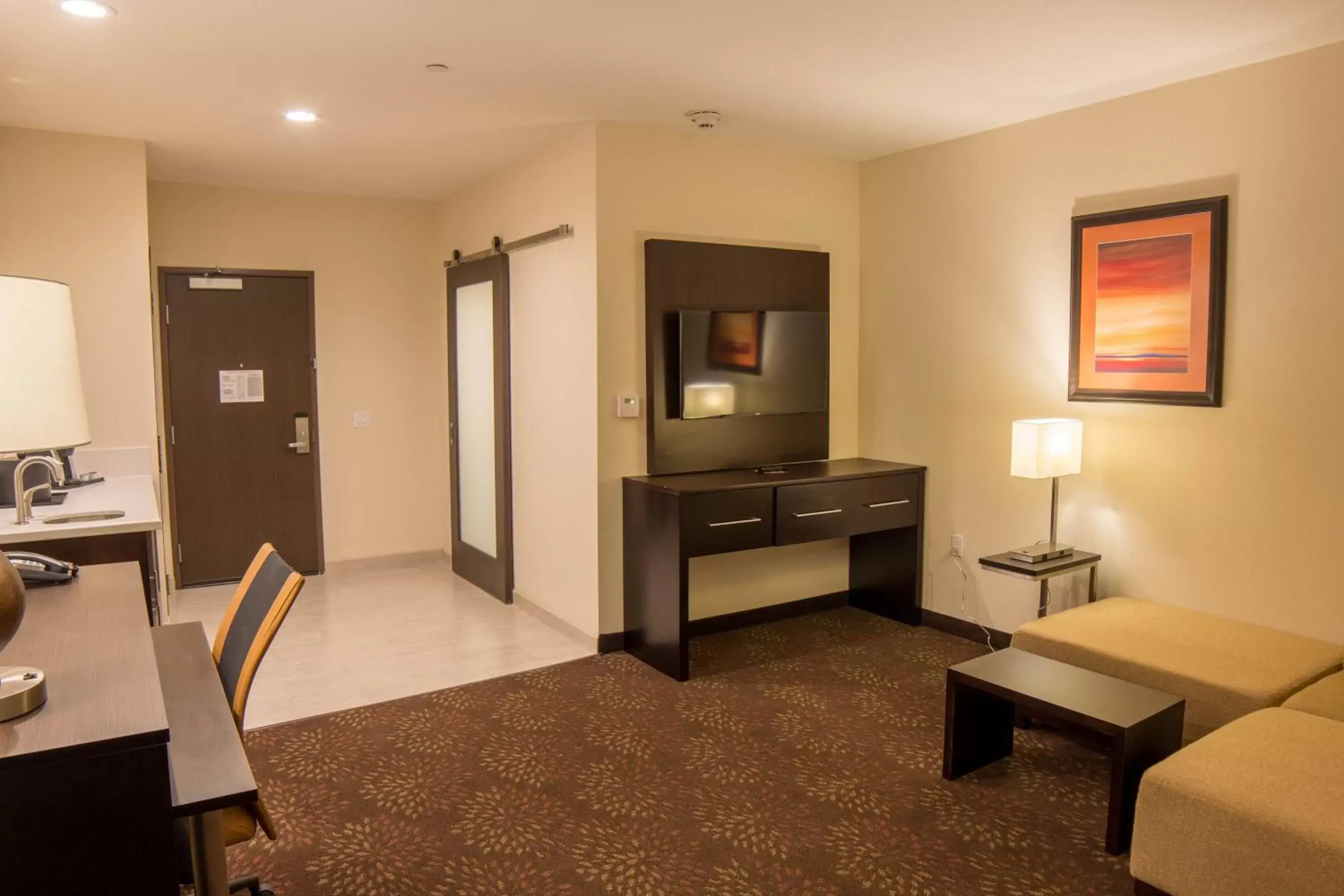 One-Bedroom King Suite in Holiday Inn Trophy Club by IHG One-Bedroom King Suite in Holiday Inn Trophy Club by IHG