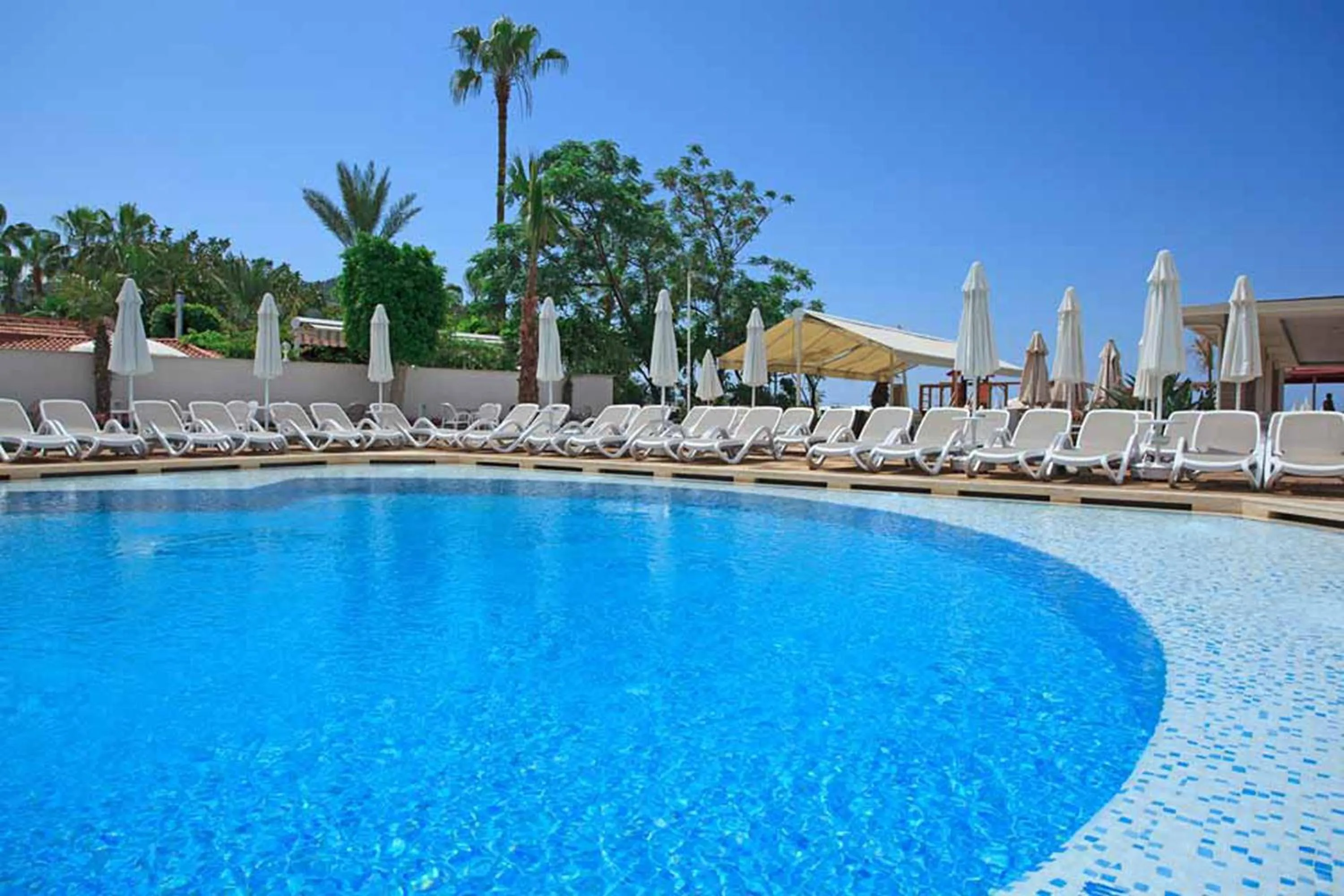 Swimming pool in Xperia Saray Beach Hotel