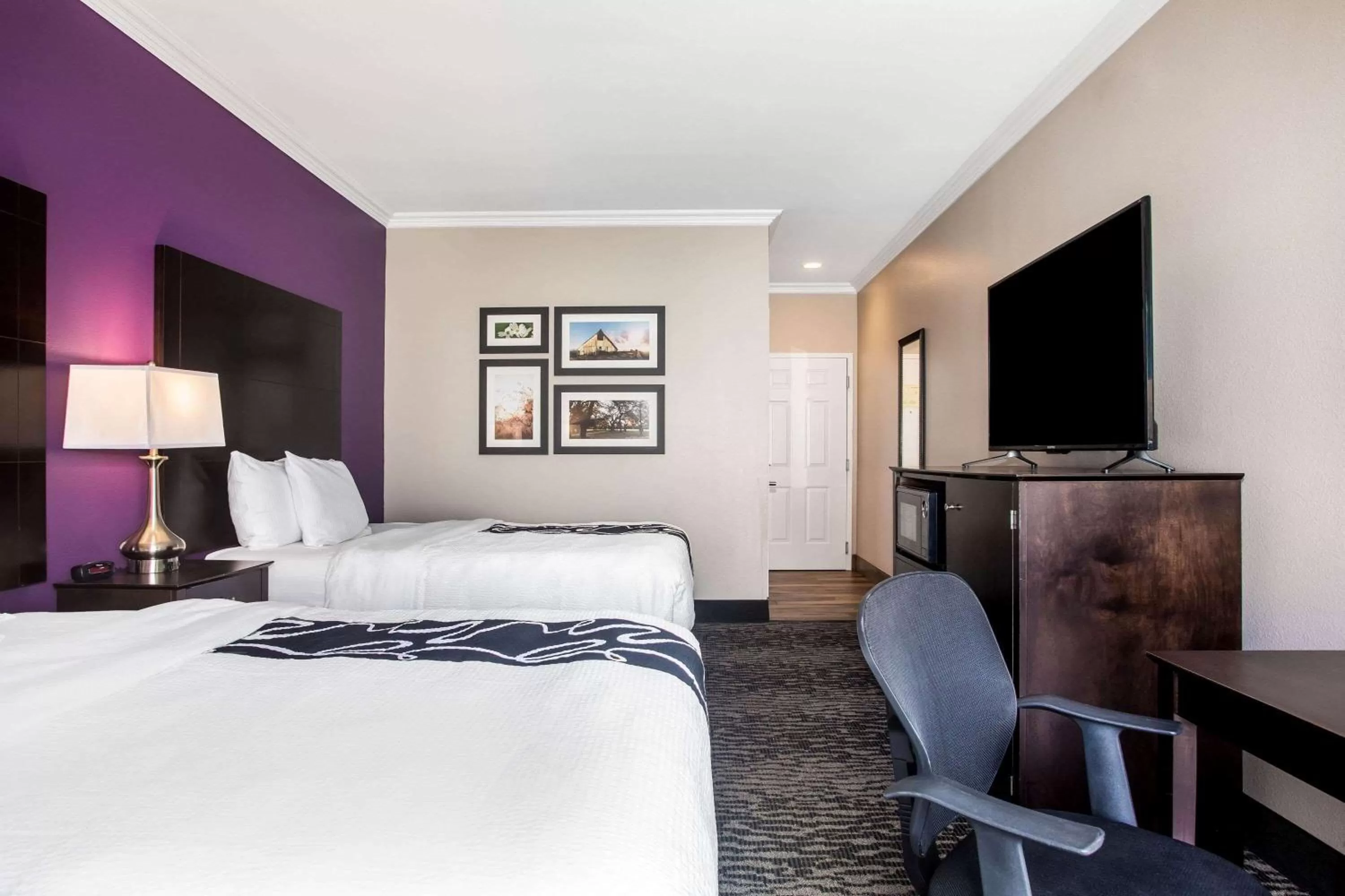 Bed in La Quinta by Wyndham Columbus TX