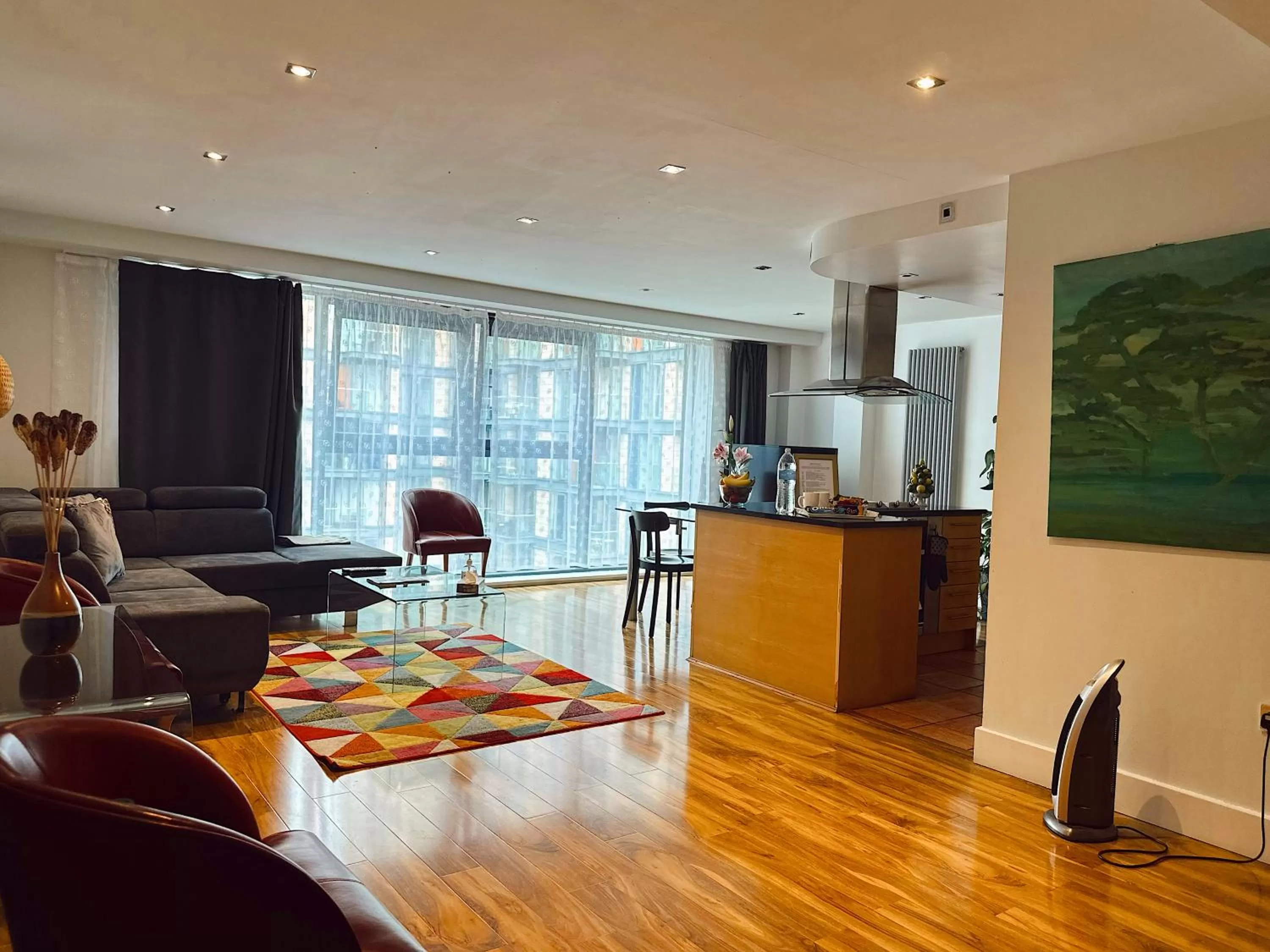 TV and multimedia in Canary Wharf - Luxury Apartments